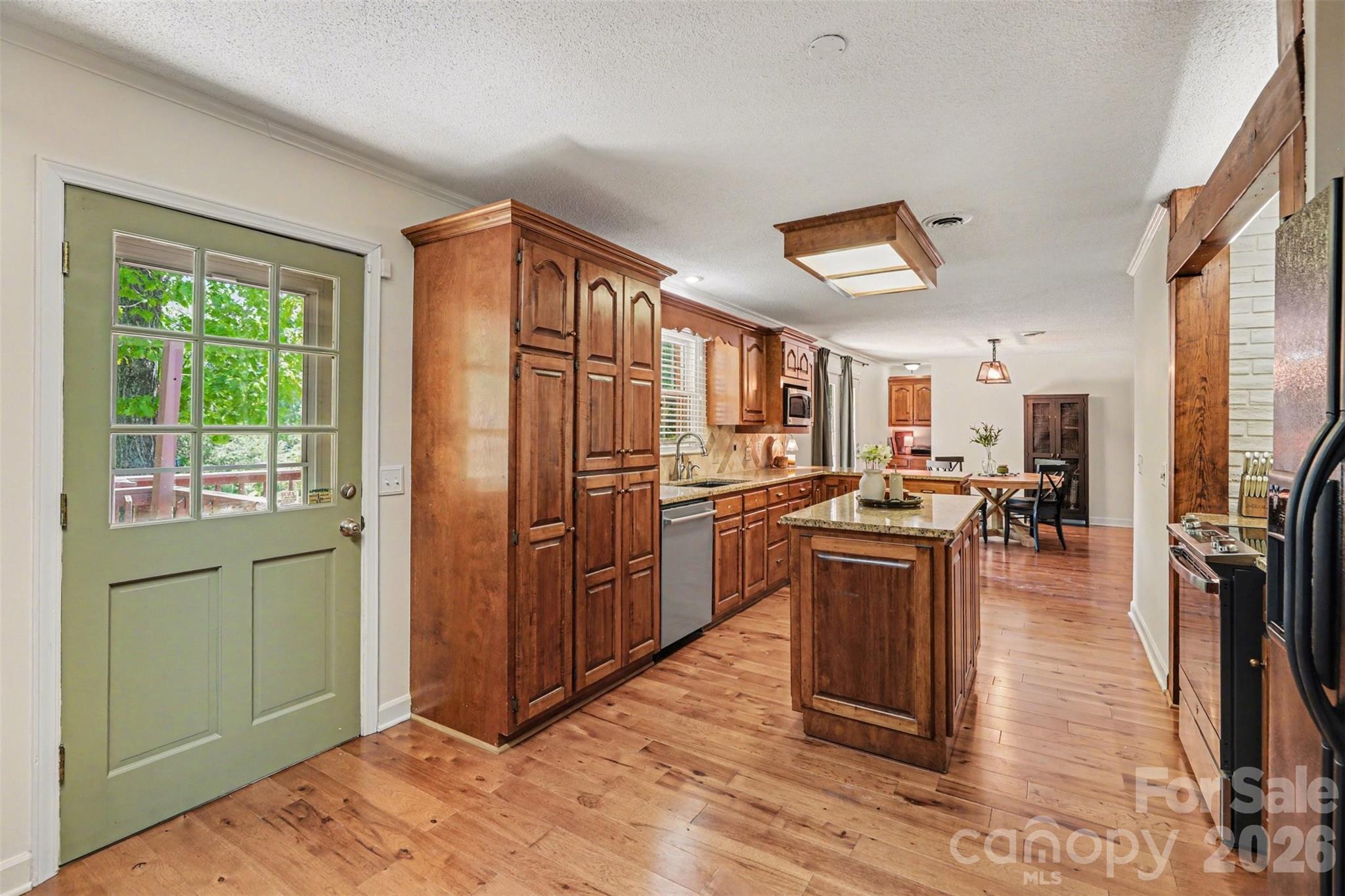 2115 Candlewood Drive NW — Concord