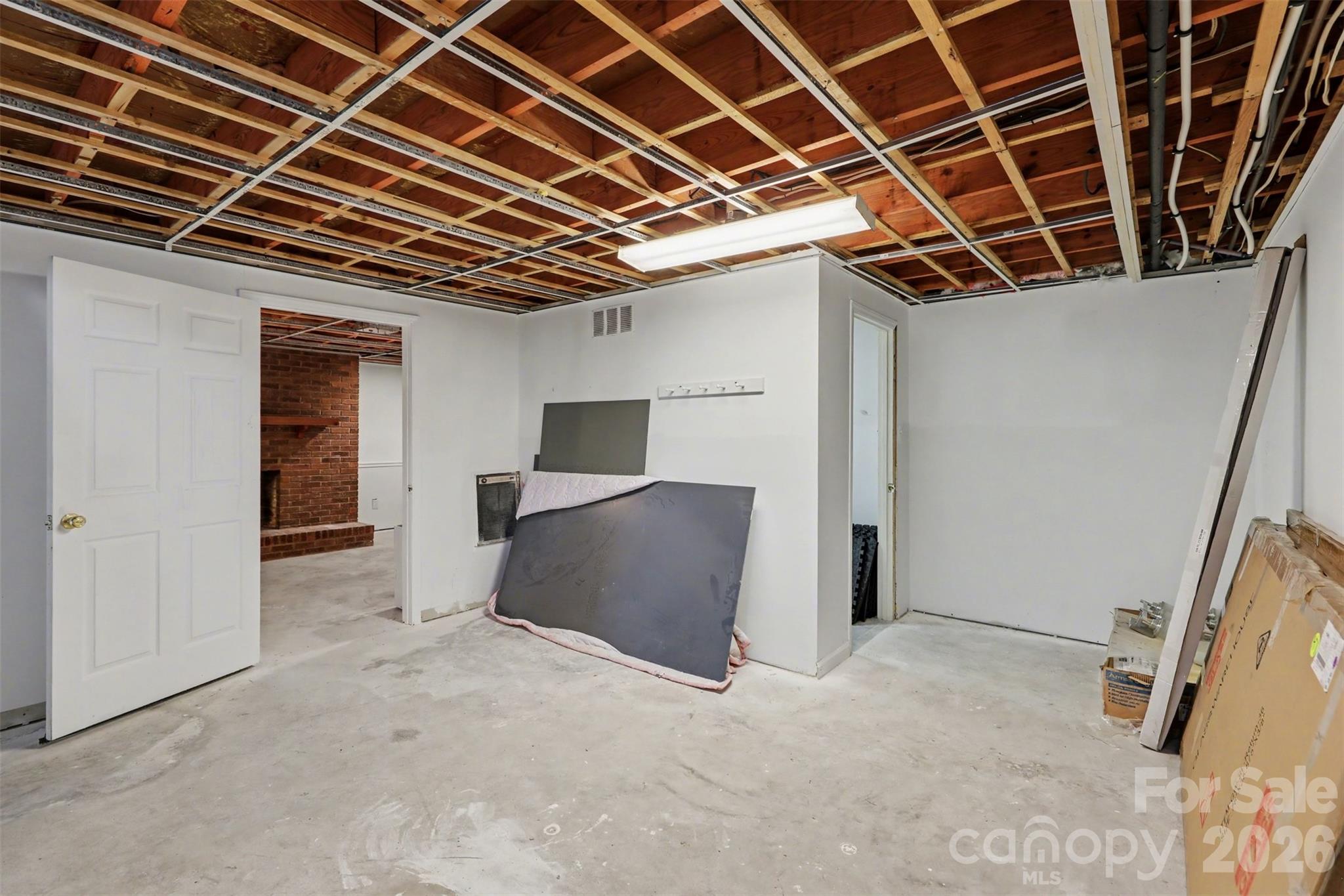 2115 Candlewood Drive NW — Concord