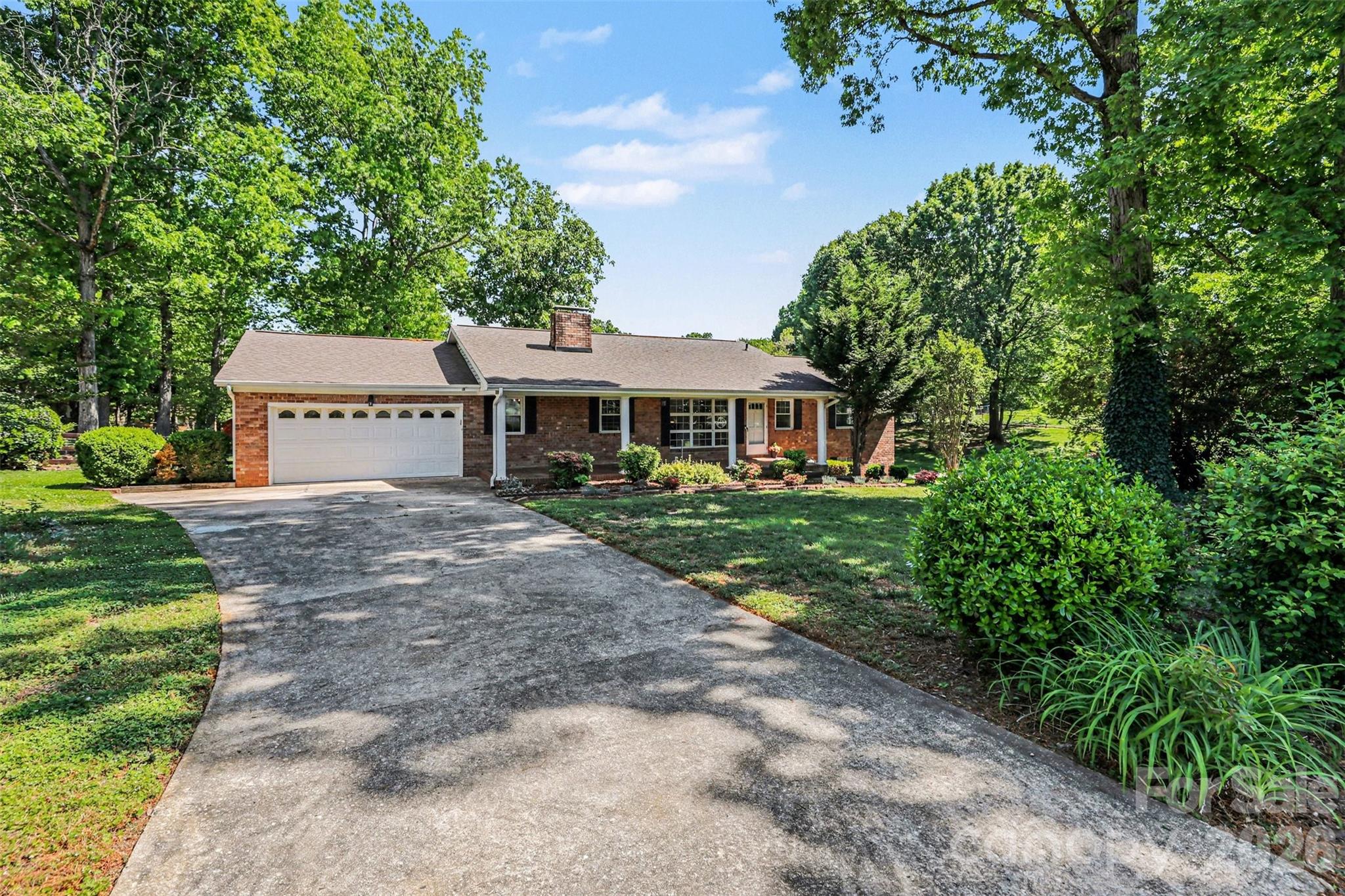 2115 Candlewood Drive NW — Concord