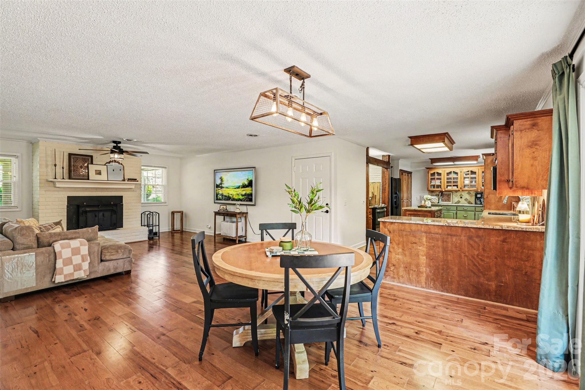 2115 Candlewood Drive NW — Concord