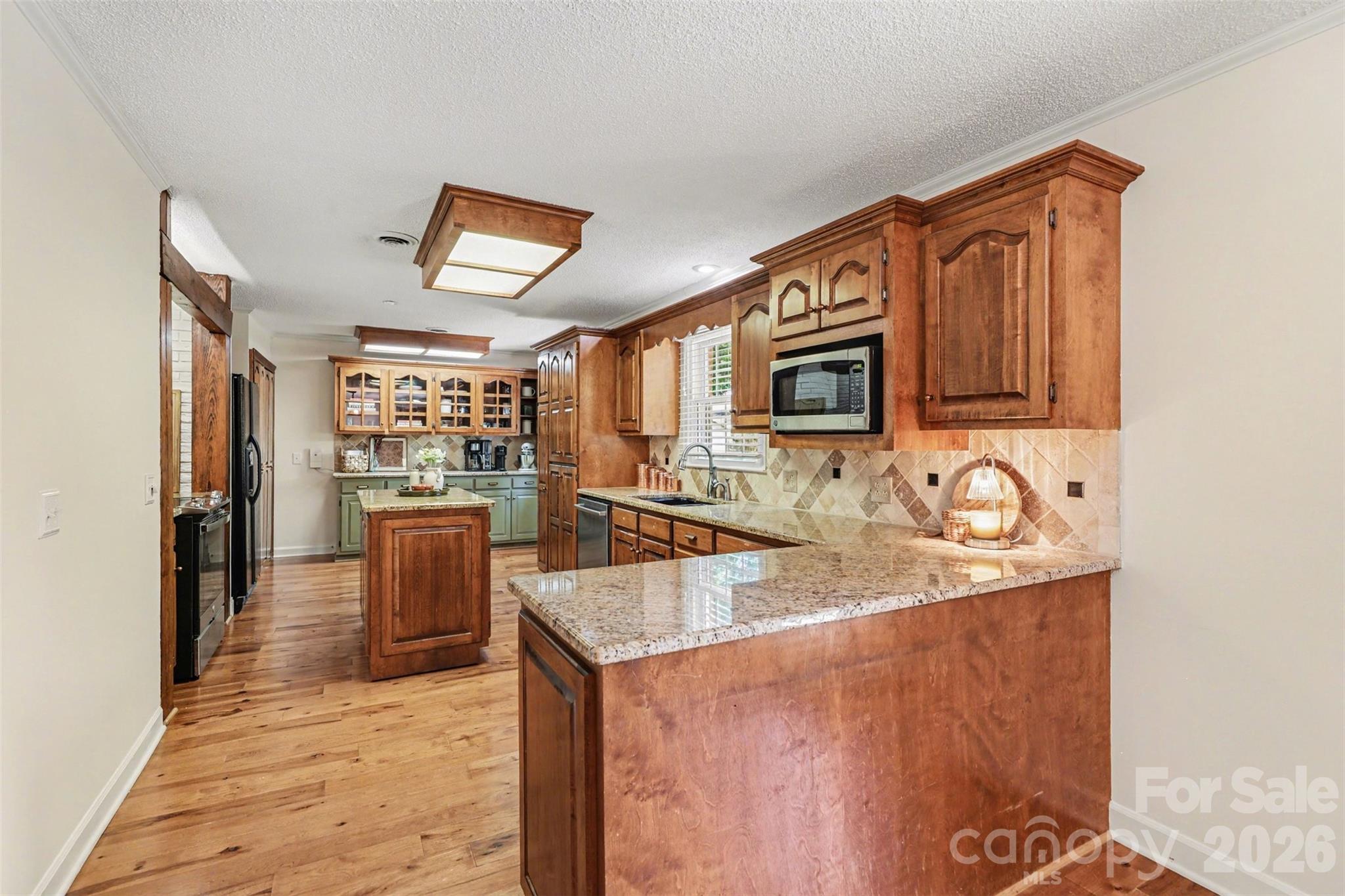2115 Candlewood Drive NW — Concord