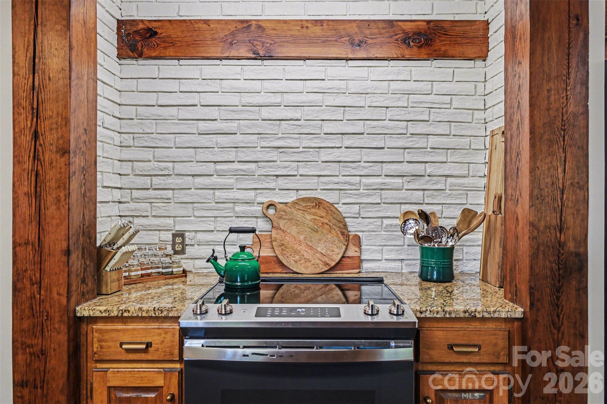 2115 Candlewood Drive NW — Concord
