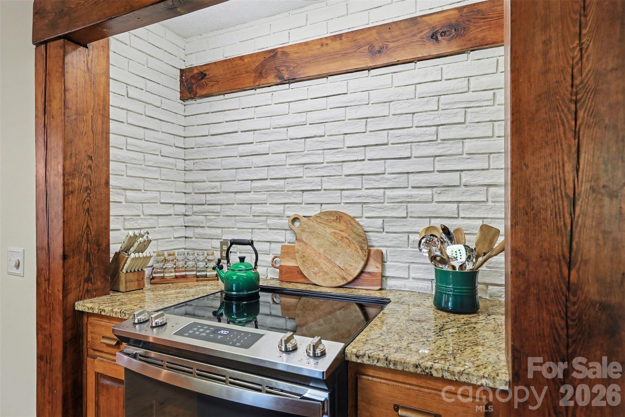 2115 Candlewood Drive NW — Concord