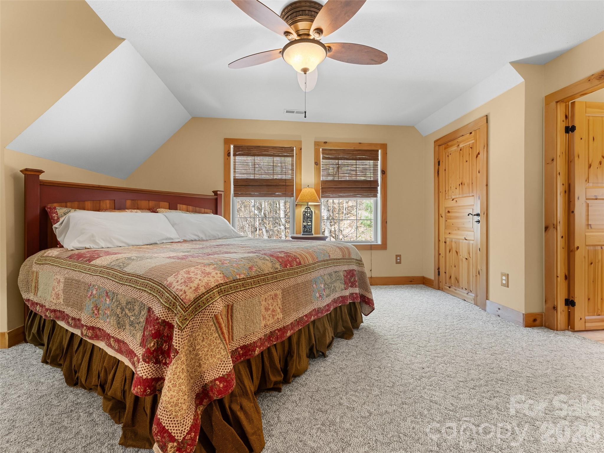462 Deep Woods Lane — Saluda