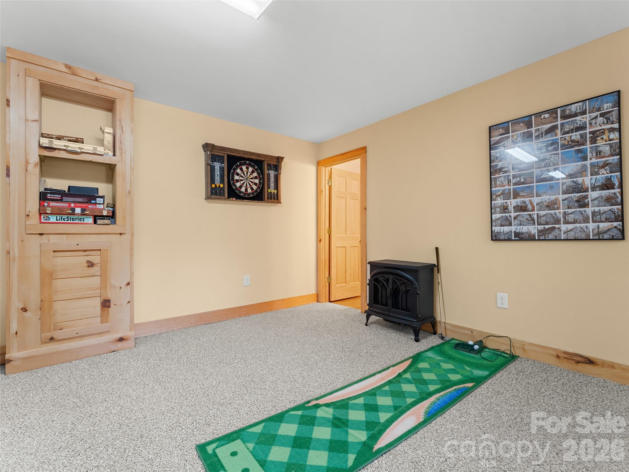 462 Deep Woods Lane — Saluda