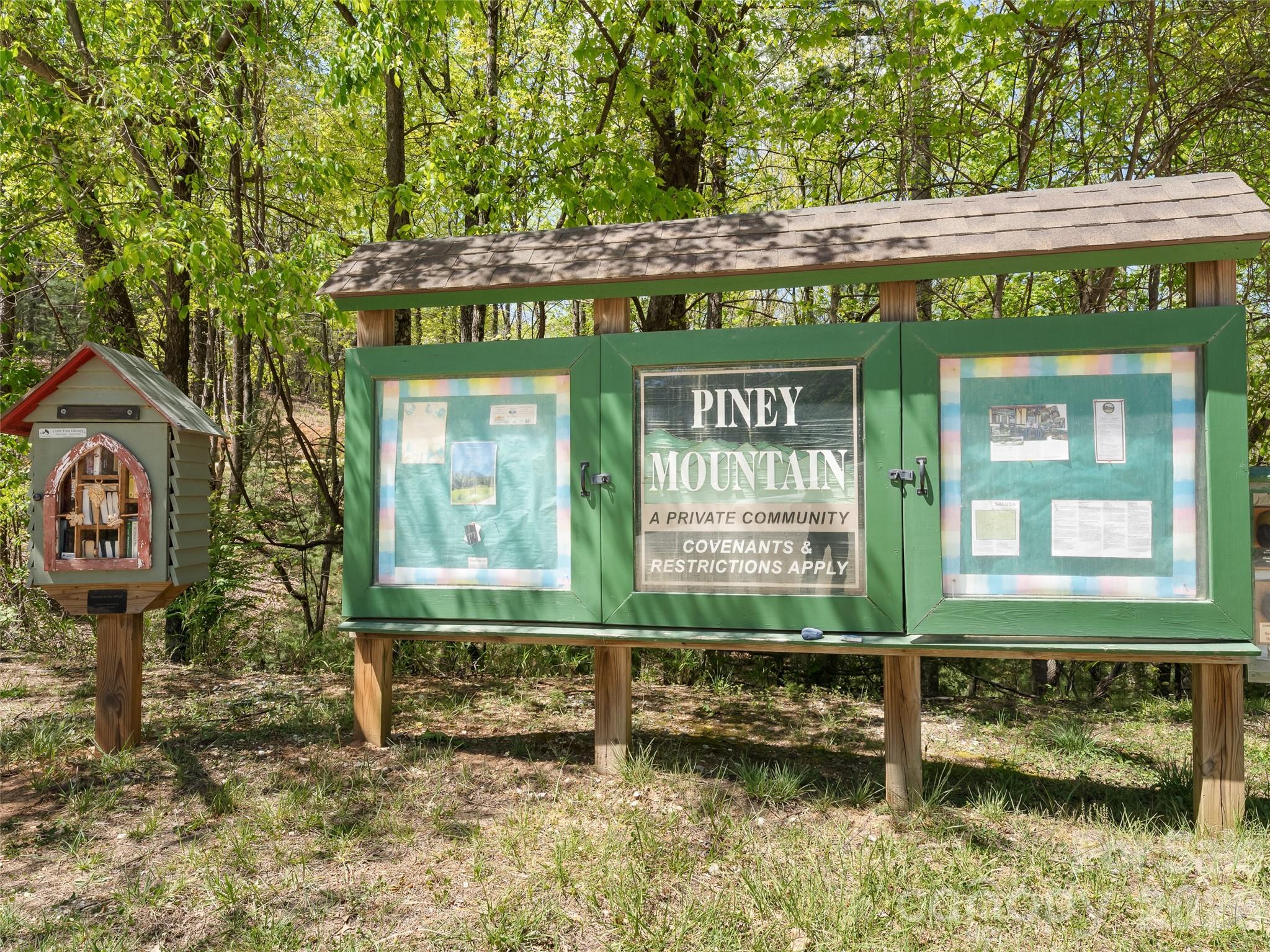 462 Deep Woods Lane — Saluda