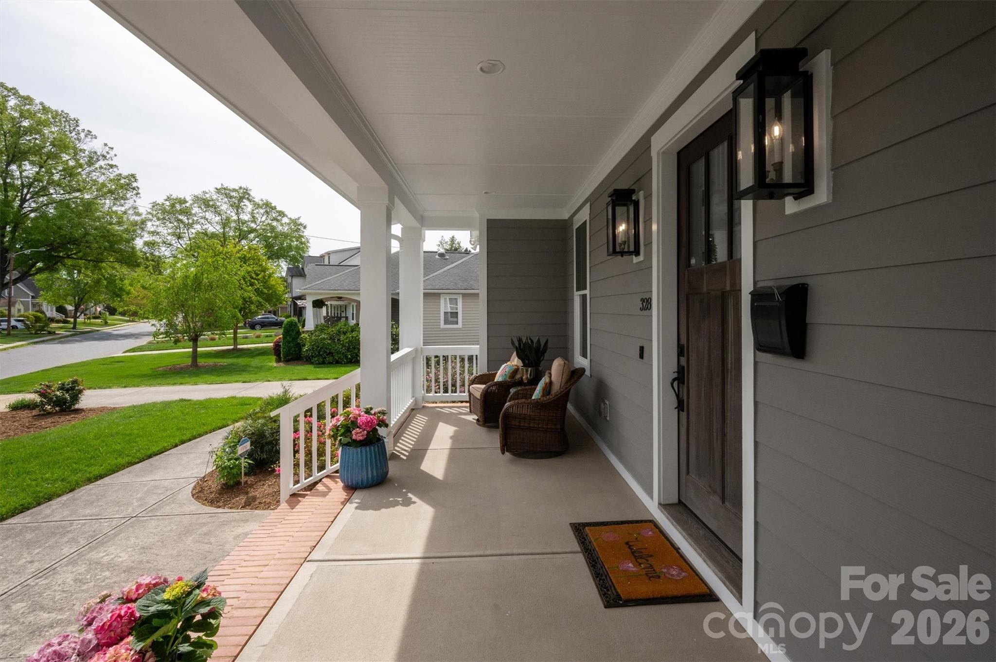 328 Melbourne Court — Charlotte