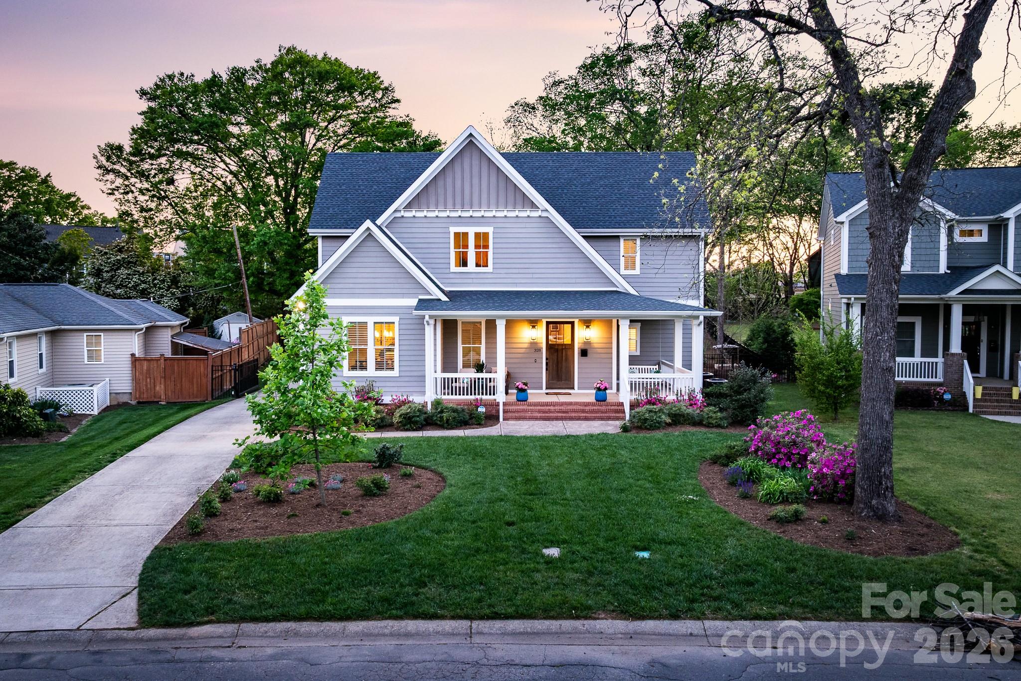 328 Melbourne Court — Charlotte