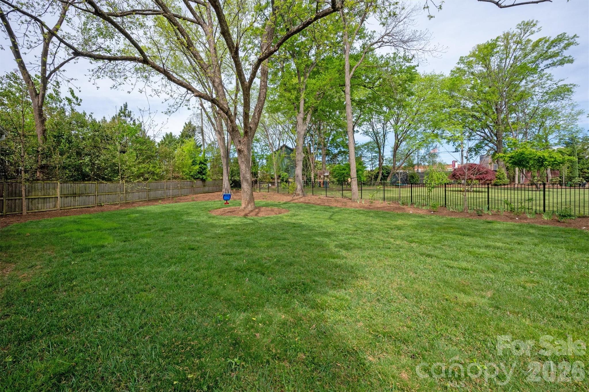 328 Melbourne Court — Charlotte
