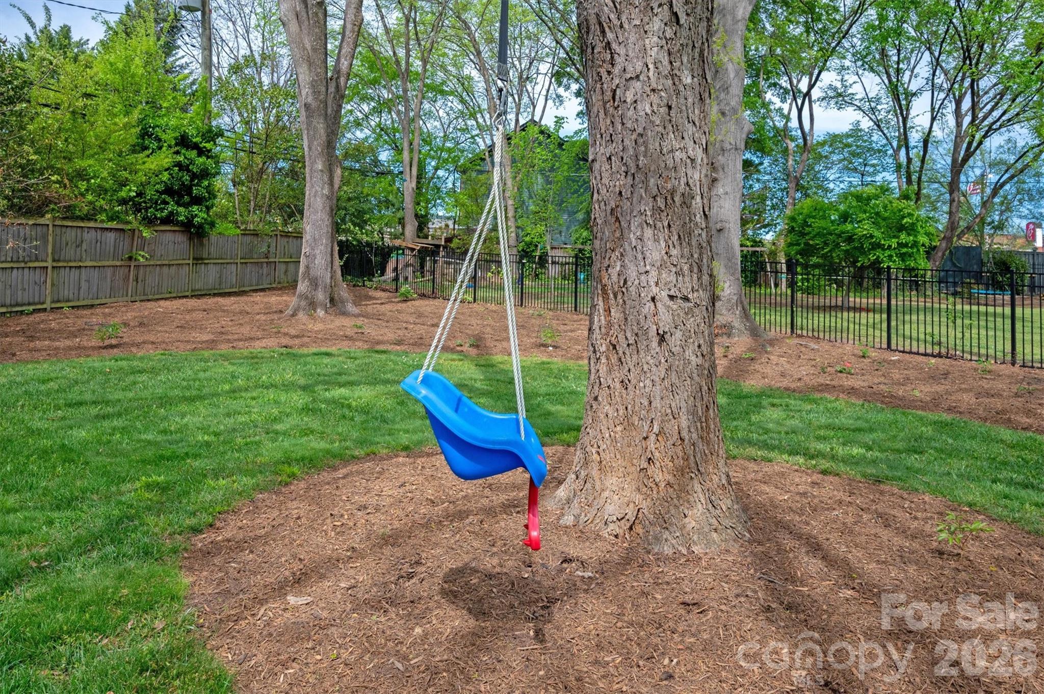 328 Melbourne Court — Charlotte