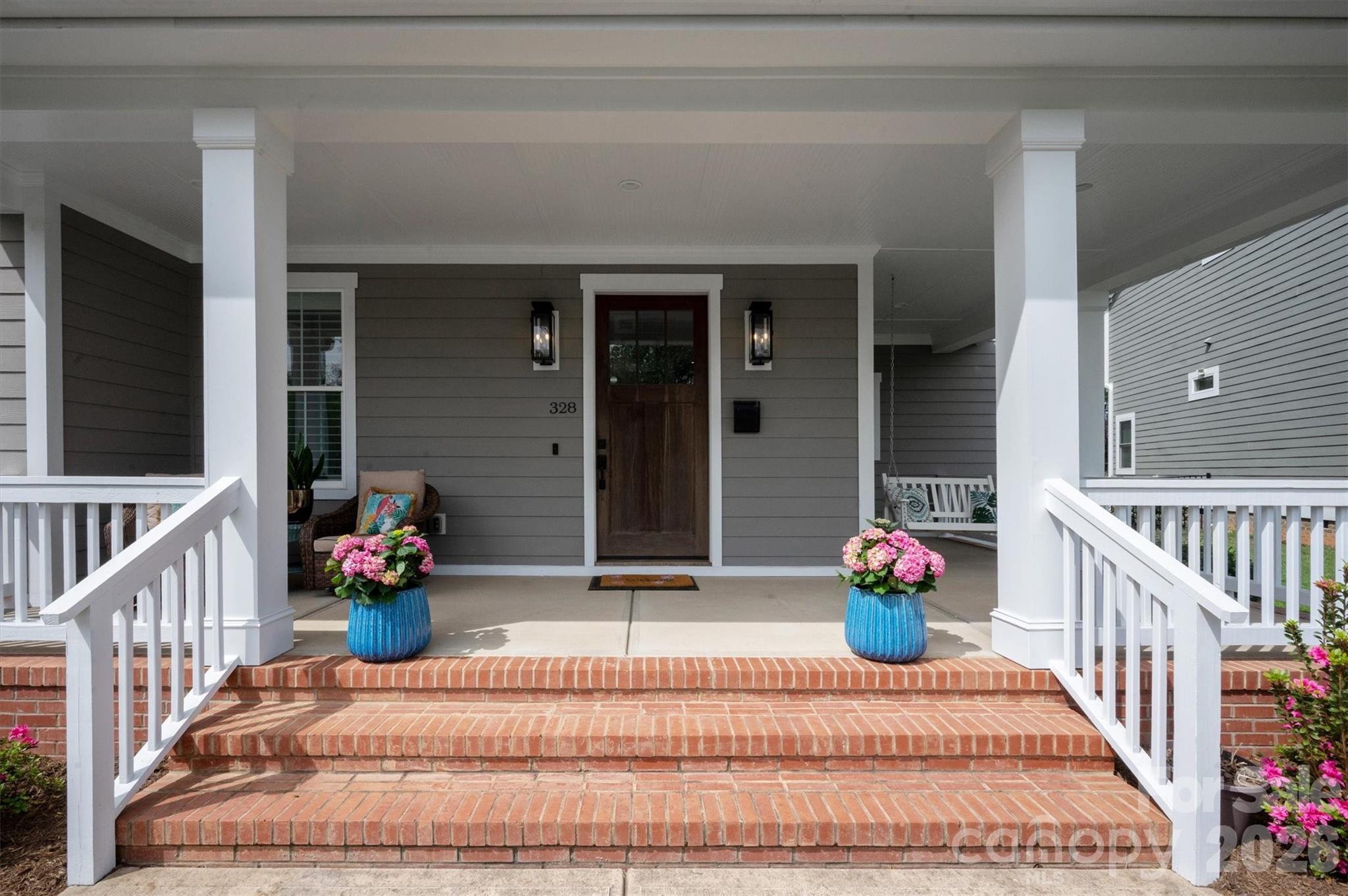 328 Melbourne Court — Charlotte