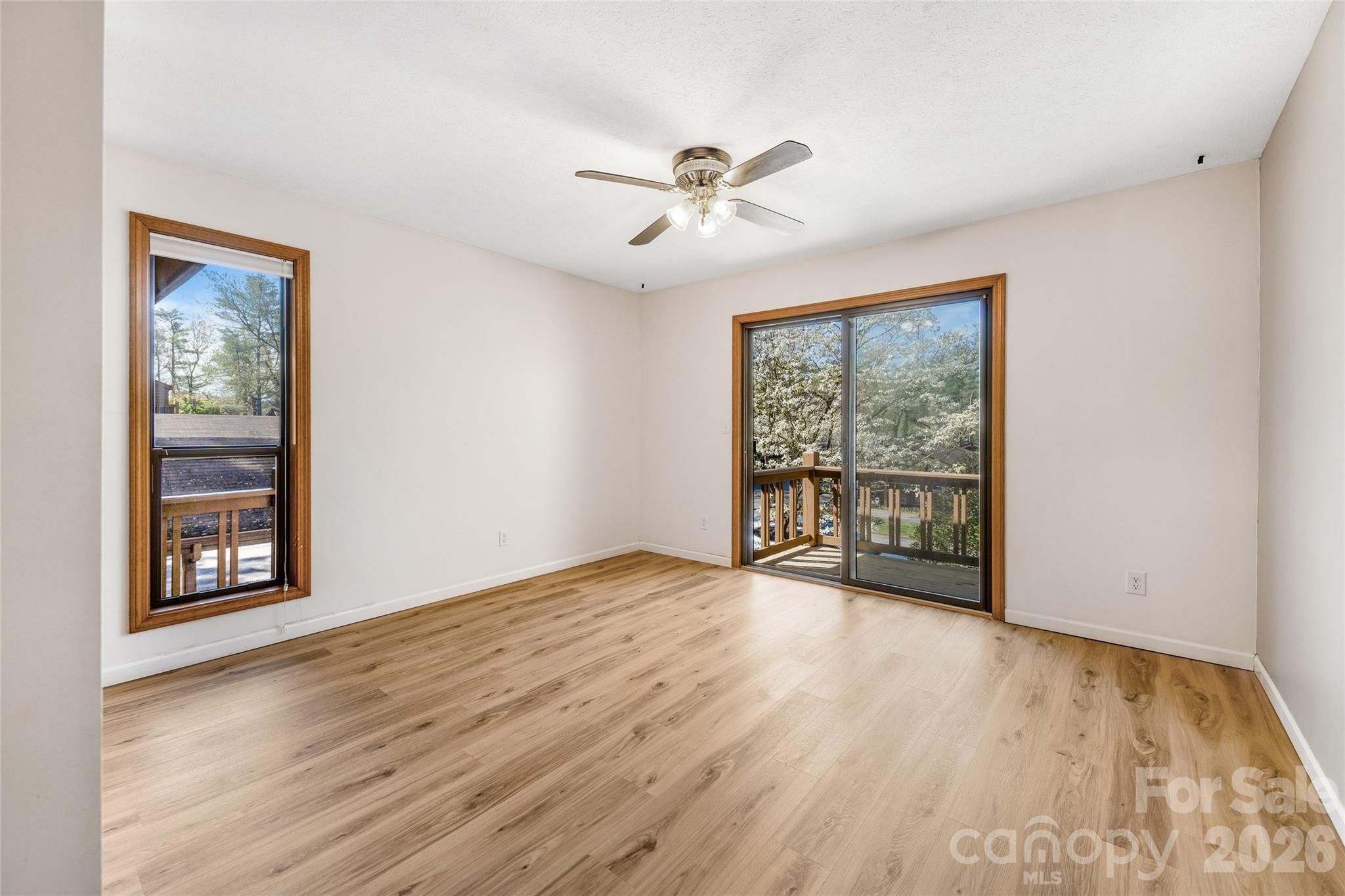 521 Courtwood Lane #8 — Hendersonville