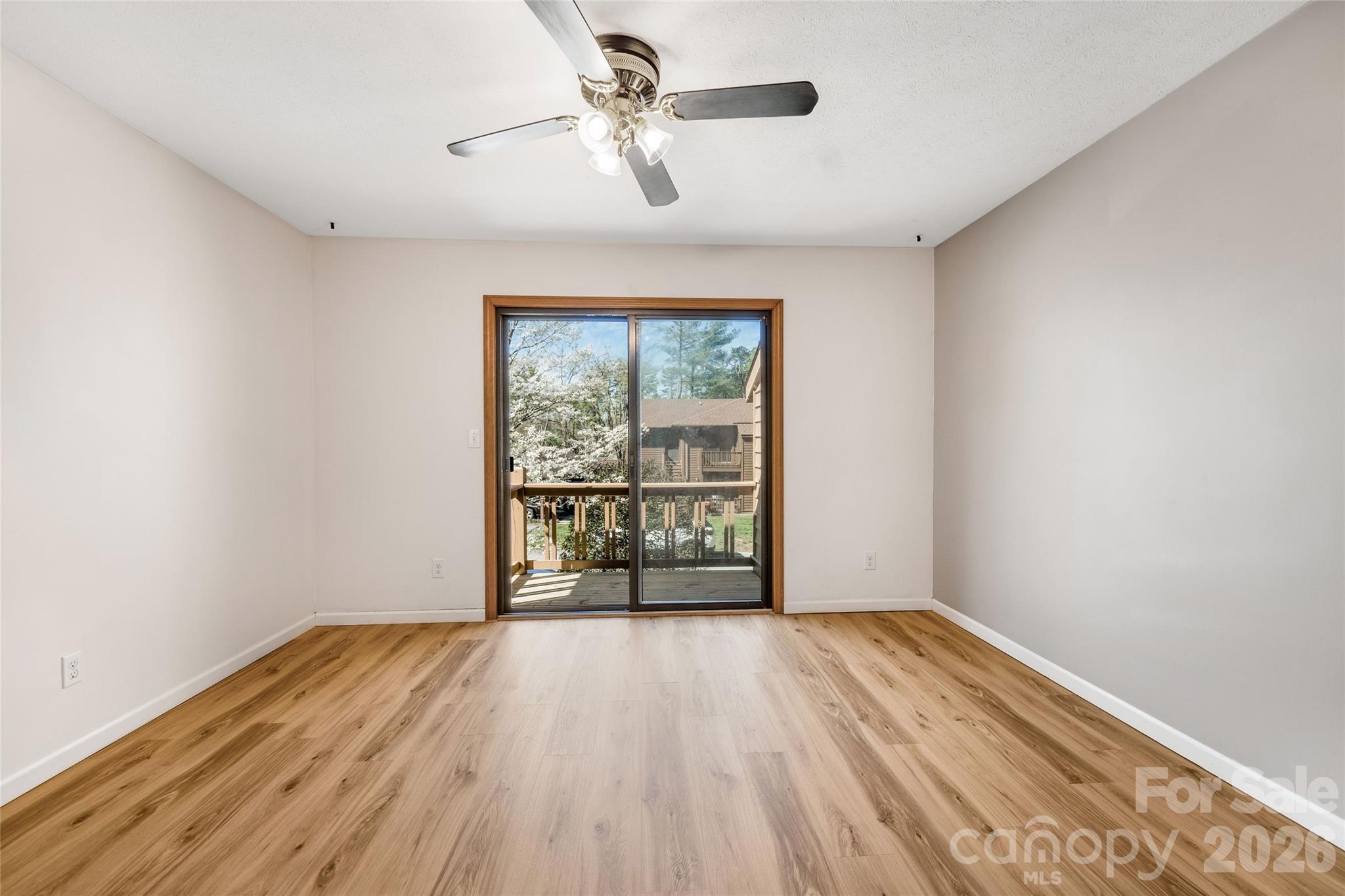 521 Courtwood Lane #8 — Hendersonville