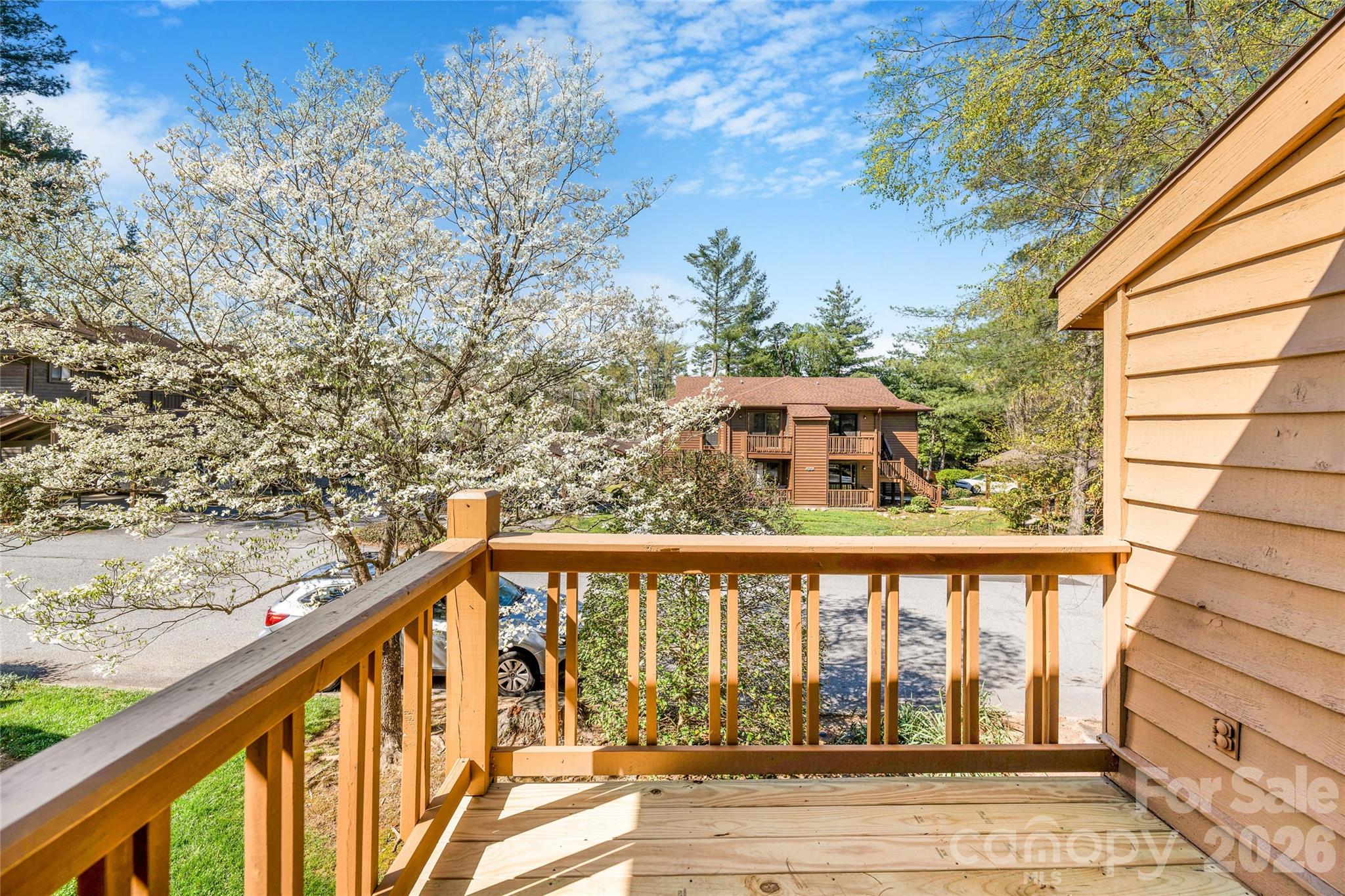 521 Courtwood Lane #8 — Hendersonville