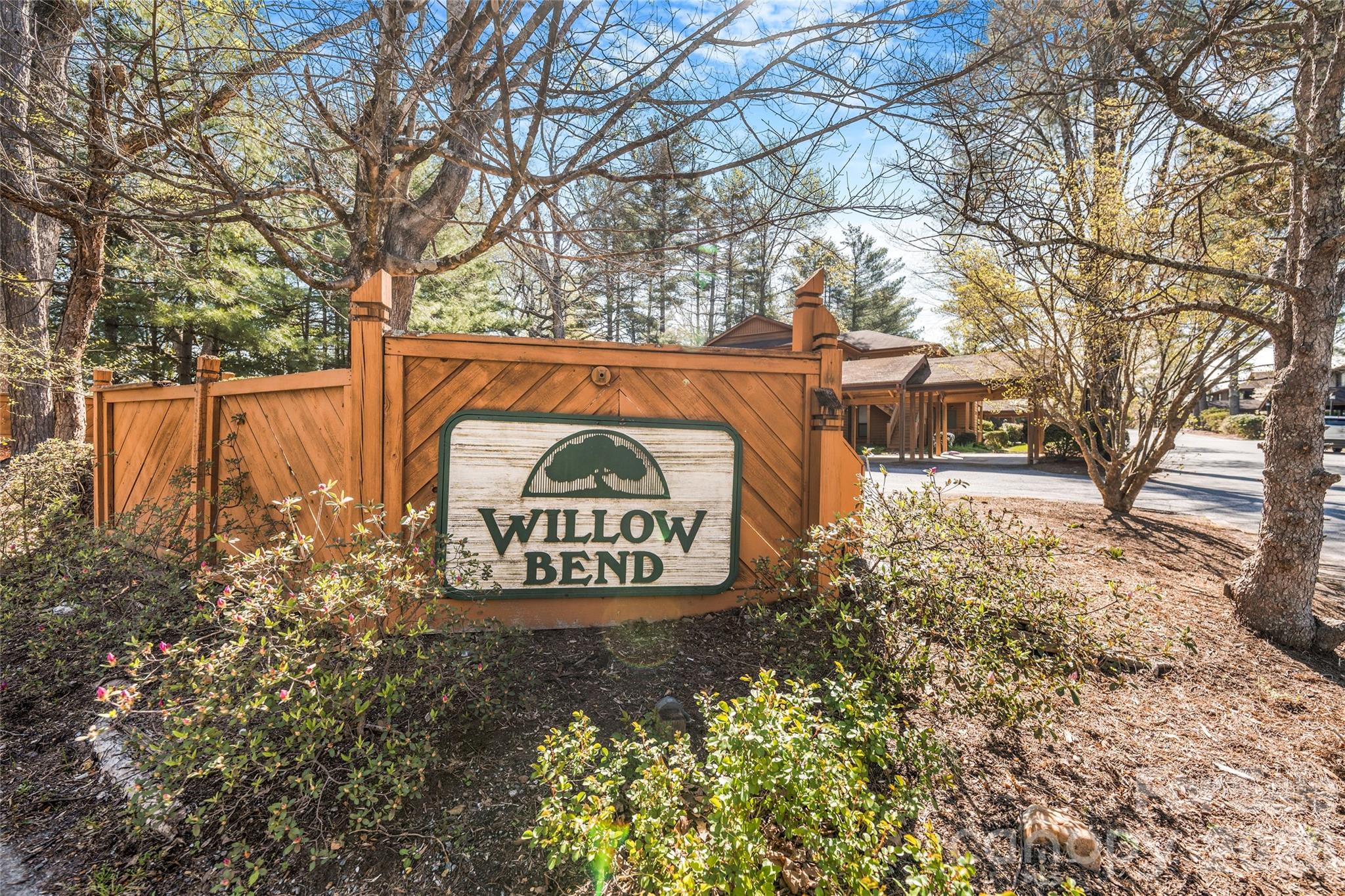 521 Courtwood Lane #8 — Hendersonville