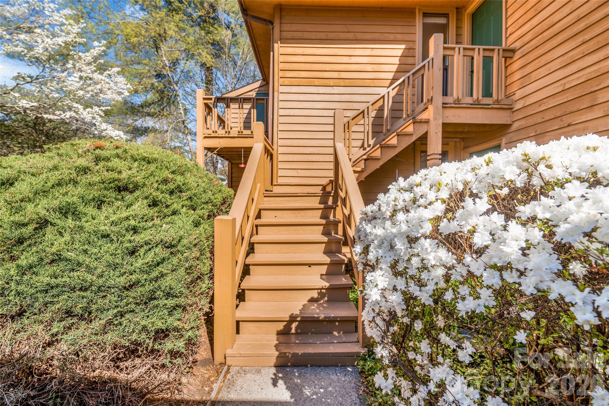 521 Courtwood Lane #8 — Hendersonville