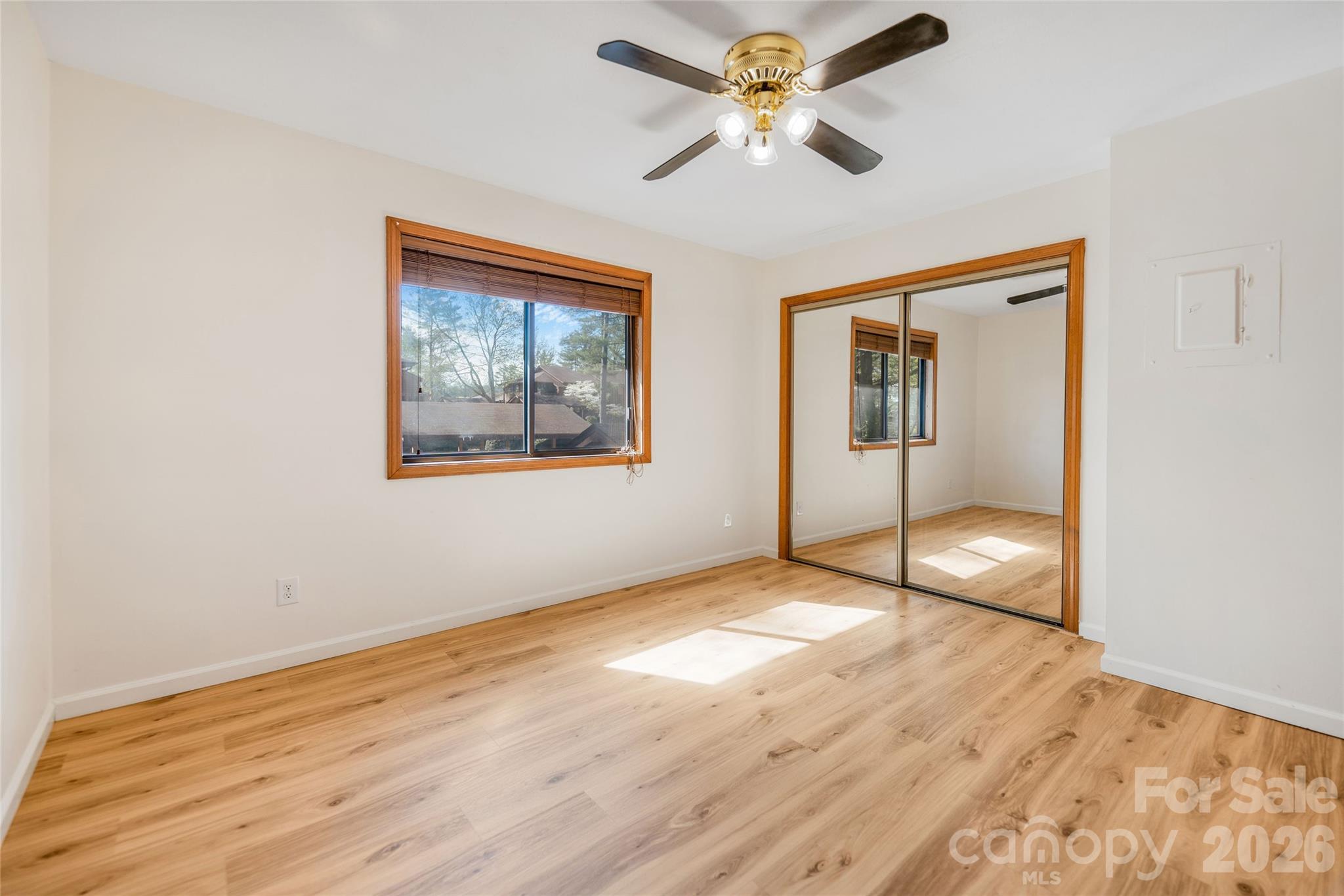 521 Courtwood Lane #8 — Hendersonville