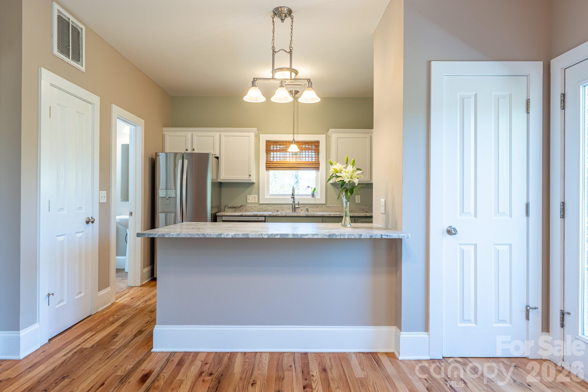 4 Cottage Court — Asheville