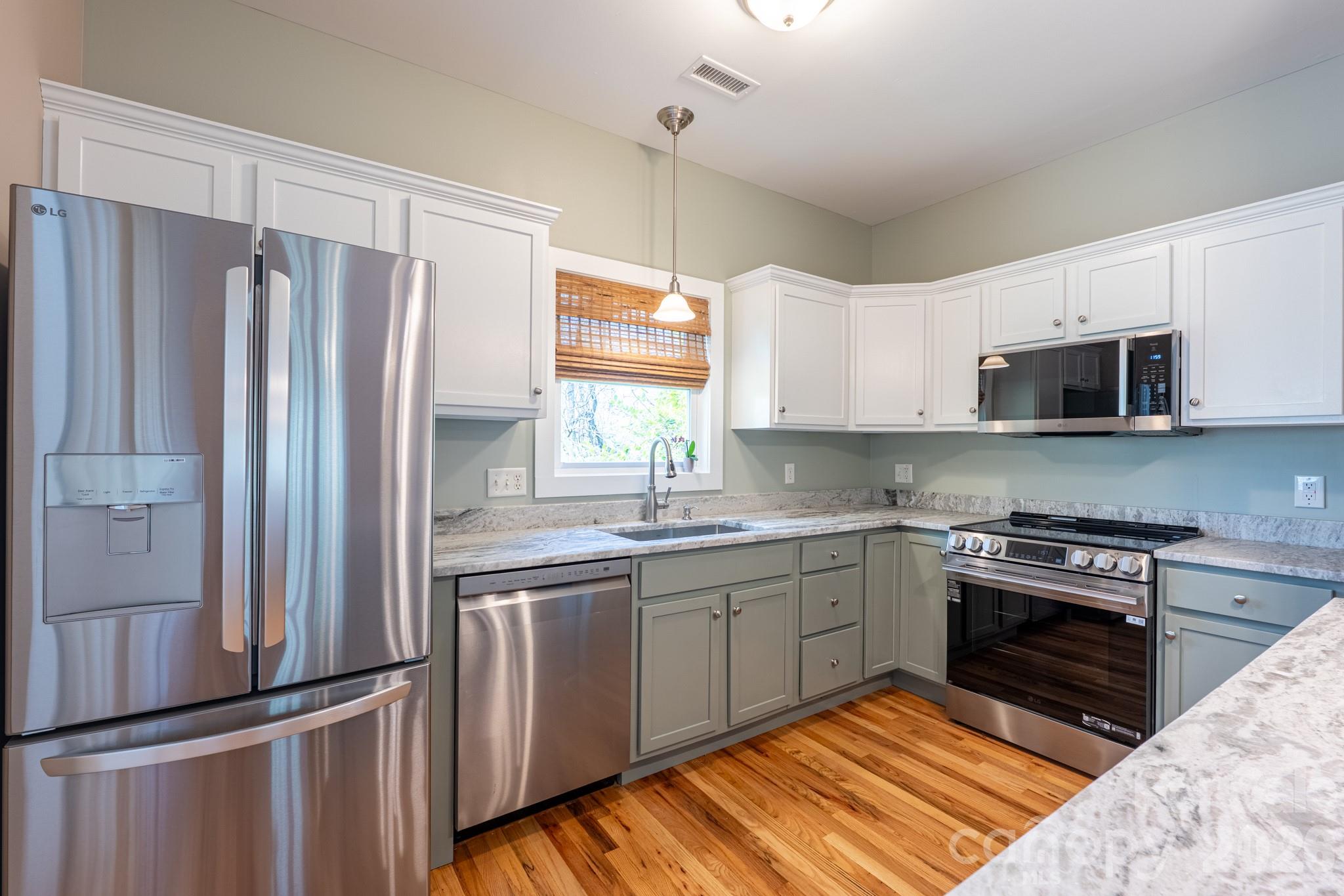 4 Cottage Court — Asheville