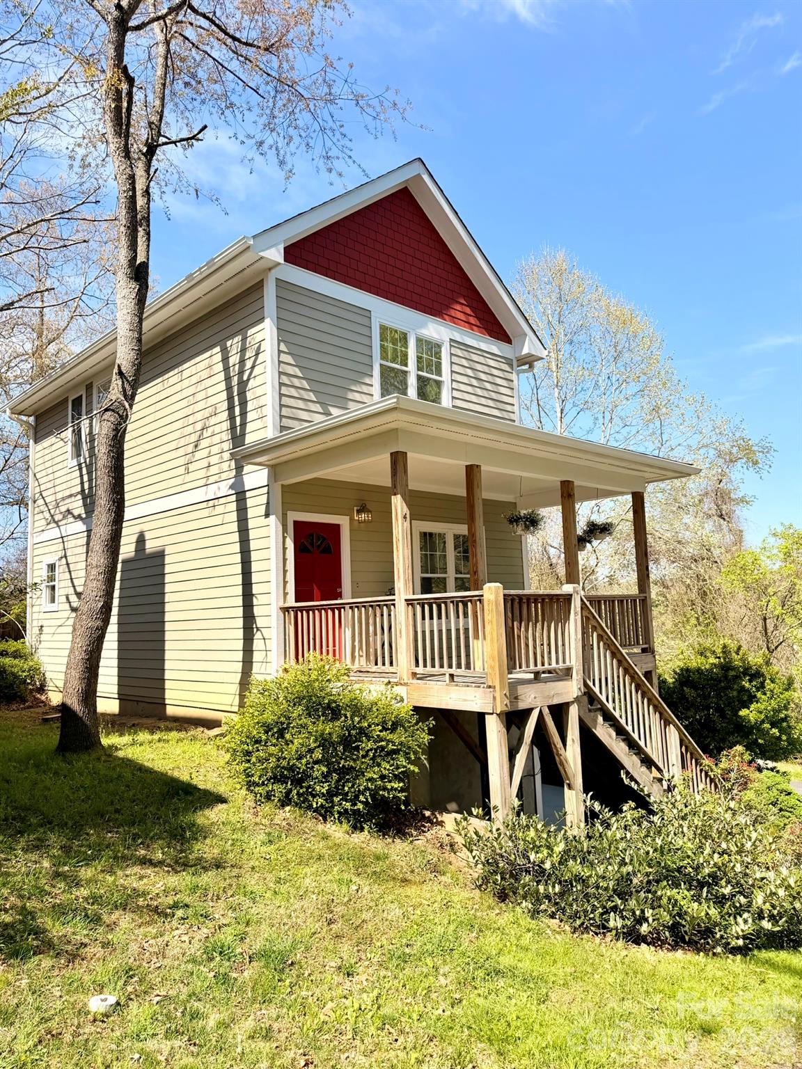 4 Cottage Court — Asheville