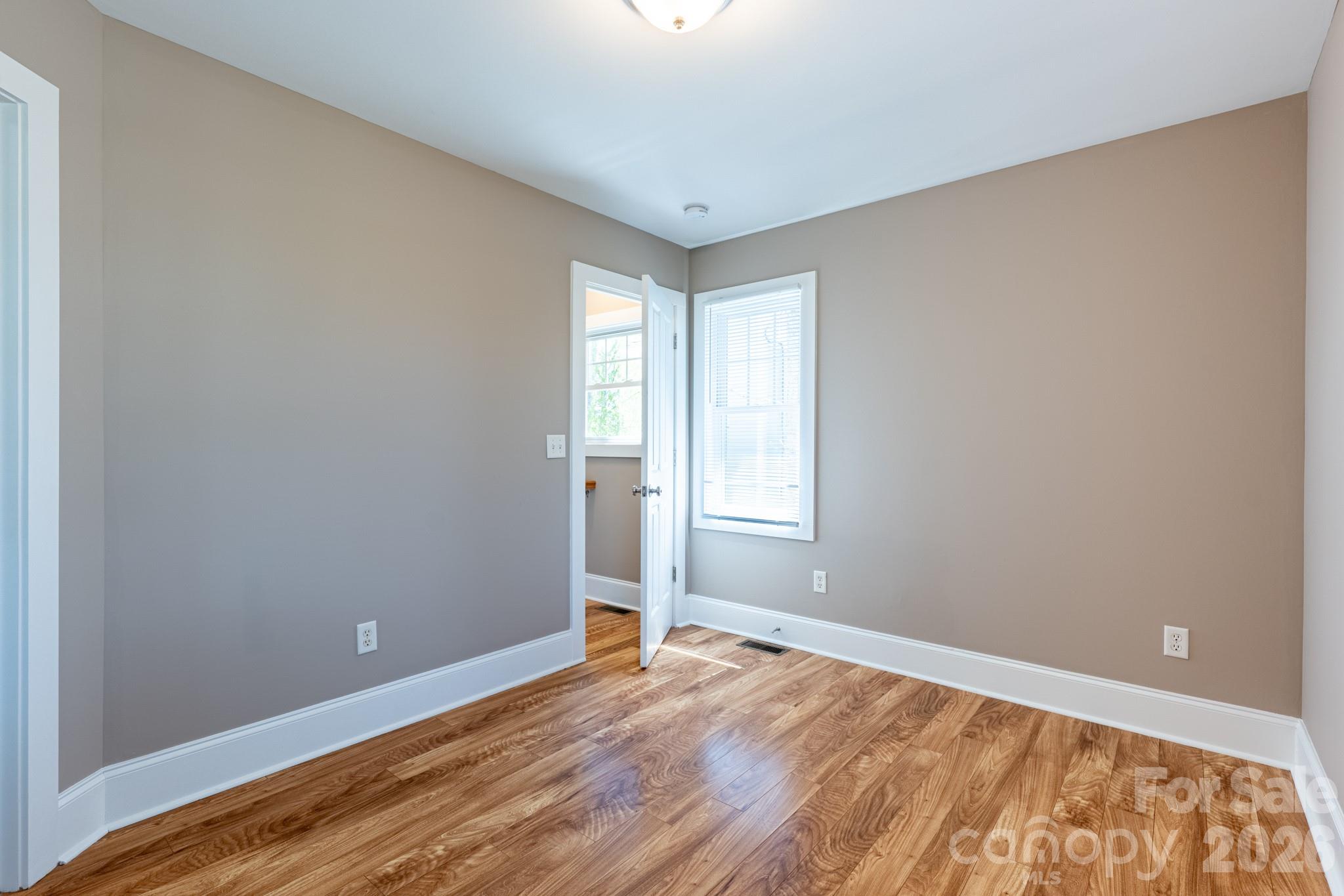 4 Cottage Court — Asheville