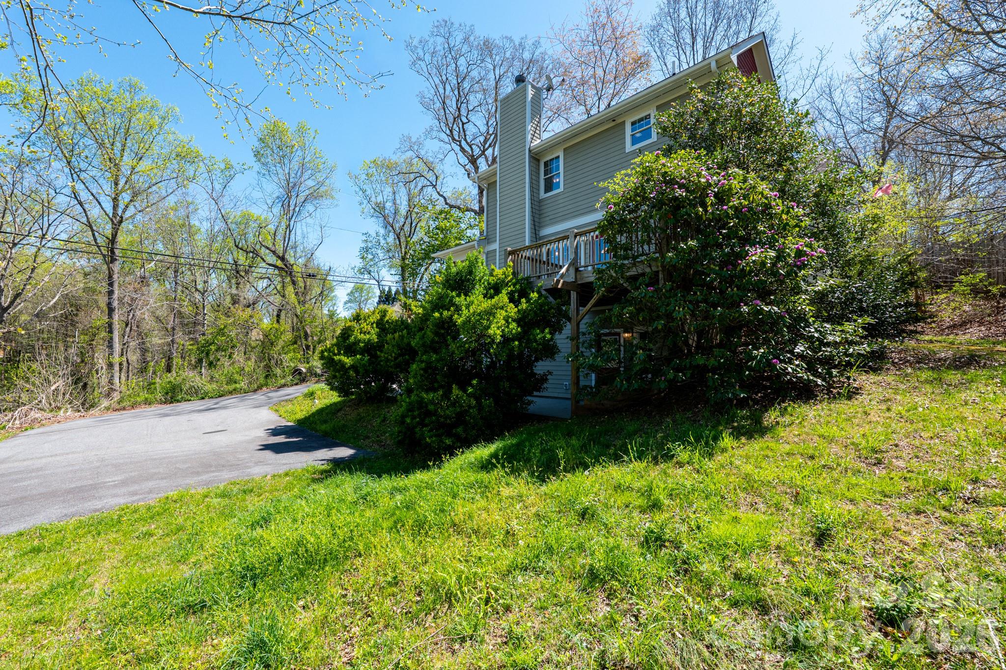 4 Cottage Court — Asheville
