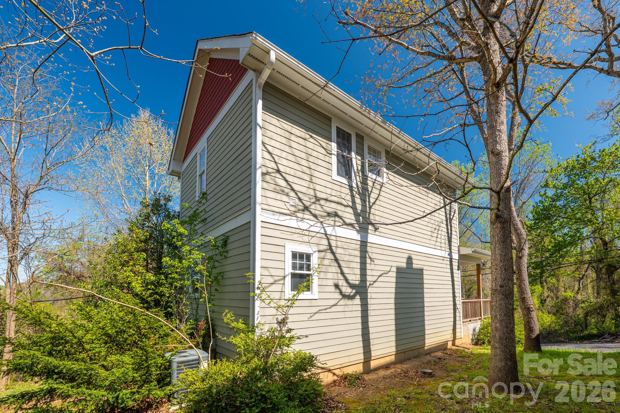 4 Cottage Court — Asheville