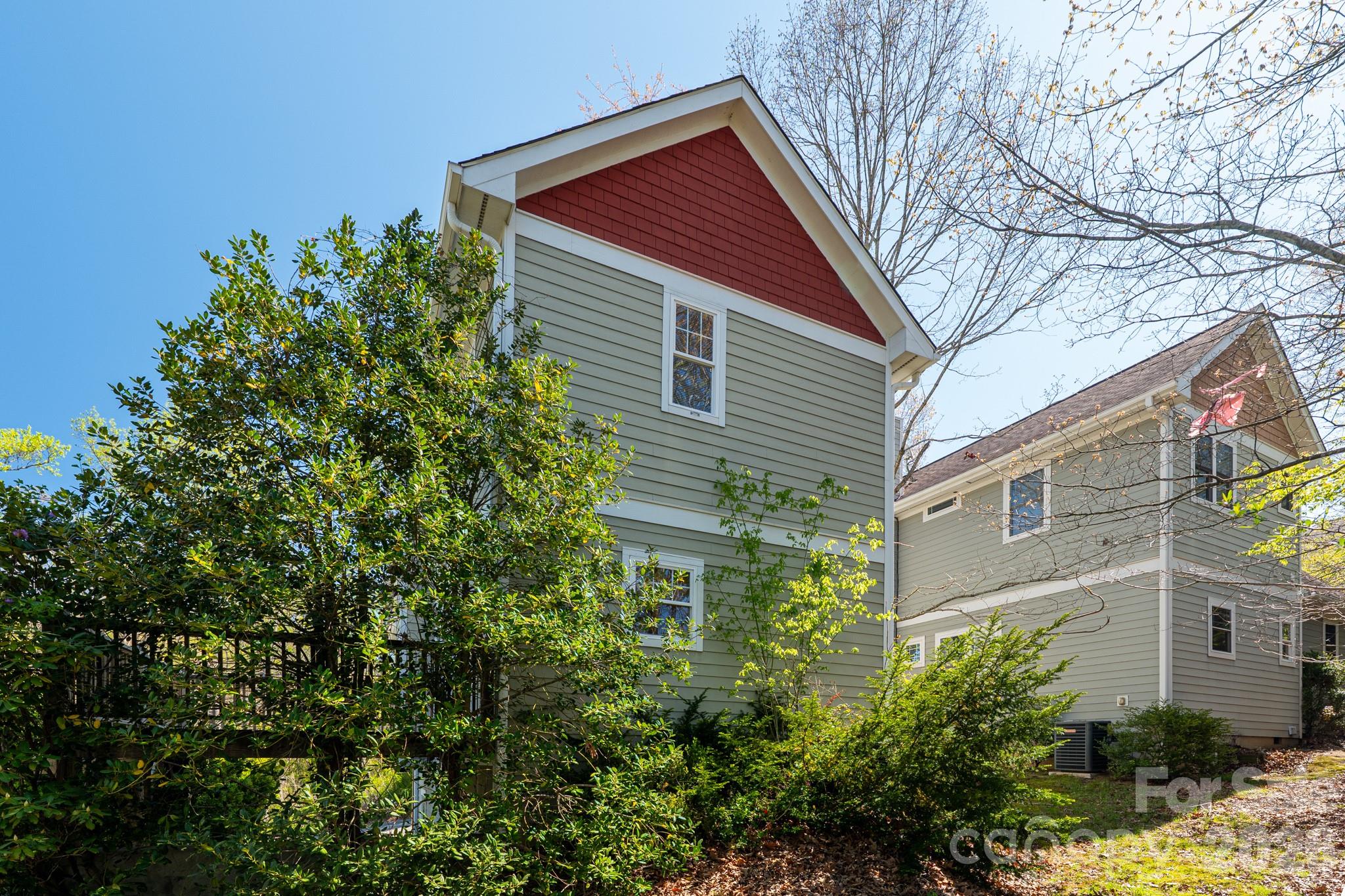 4 Cottage Court — Asheville