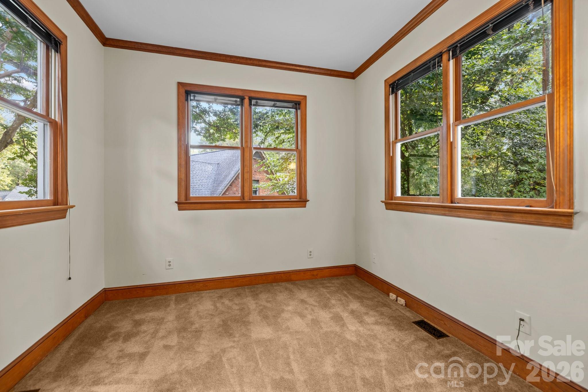 230 N Brackenbury Lane — Charlotte