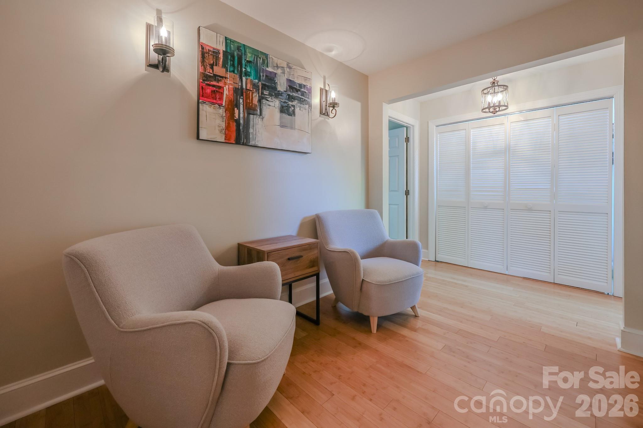 230 N Brackenbury Lane — Charlotte