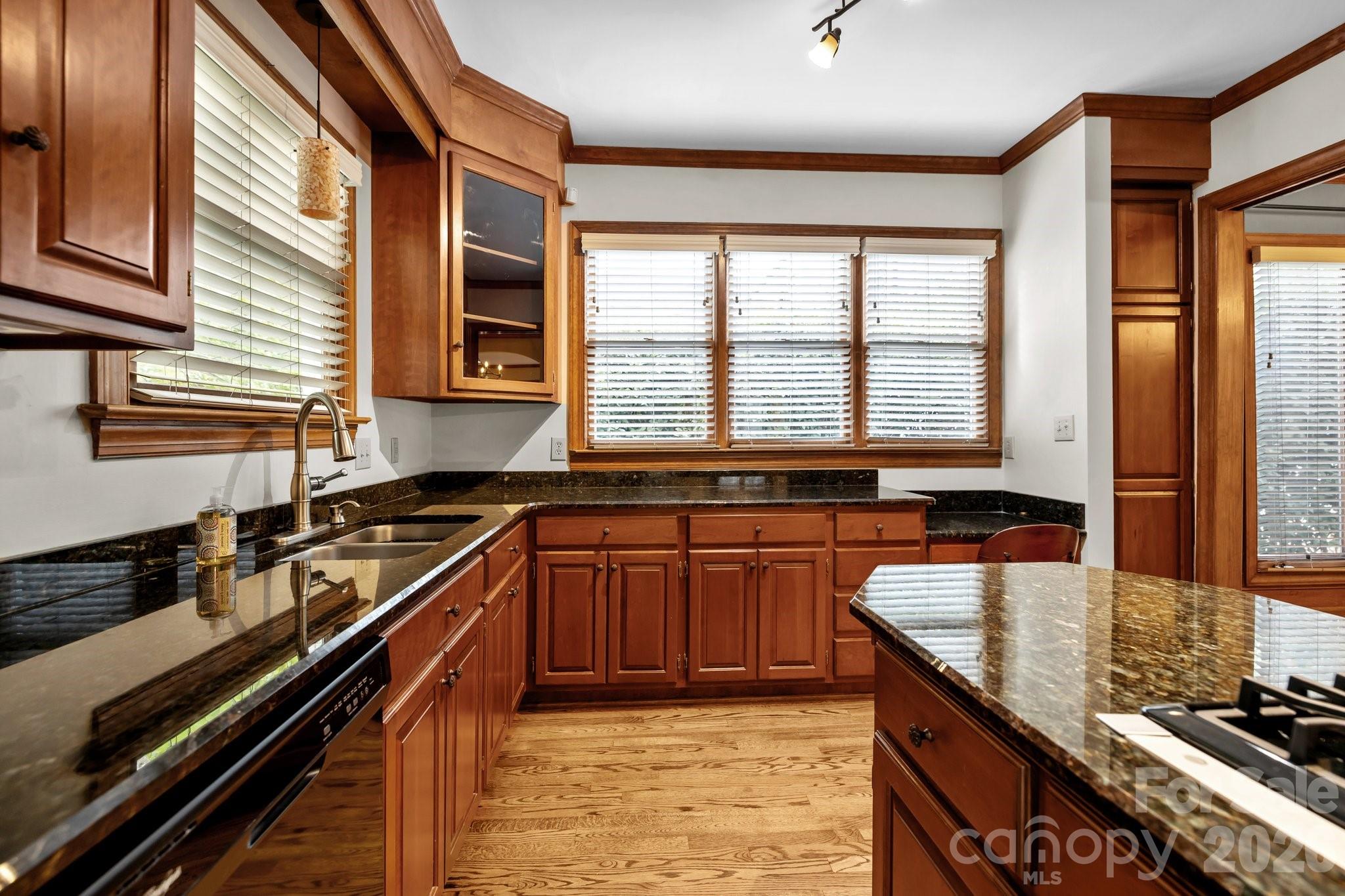 230 N Brackenbury Lane — Charlotte
