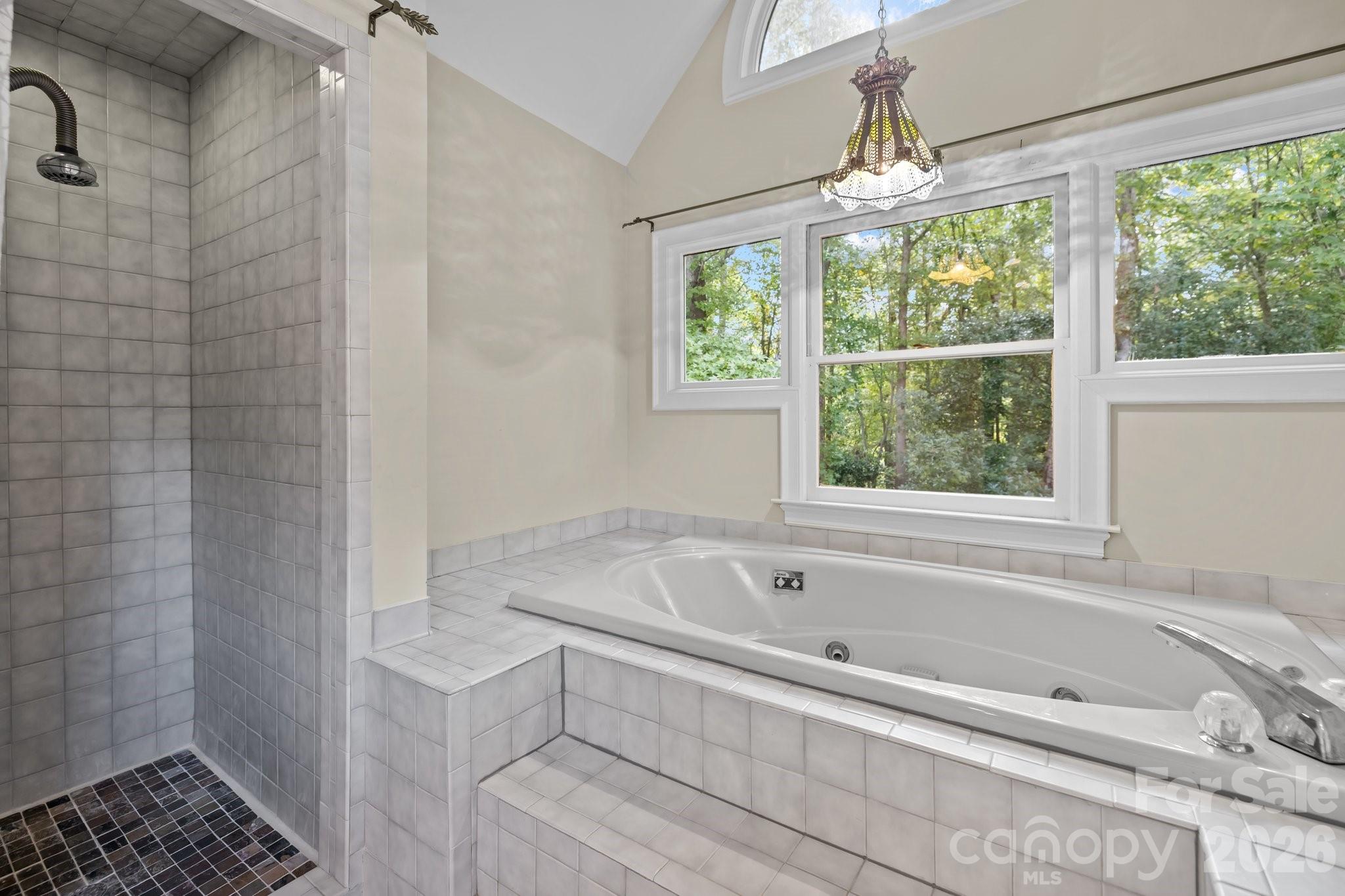 230 N Brackenbury Lane — Charlotte