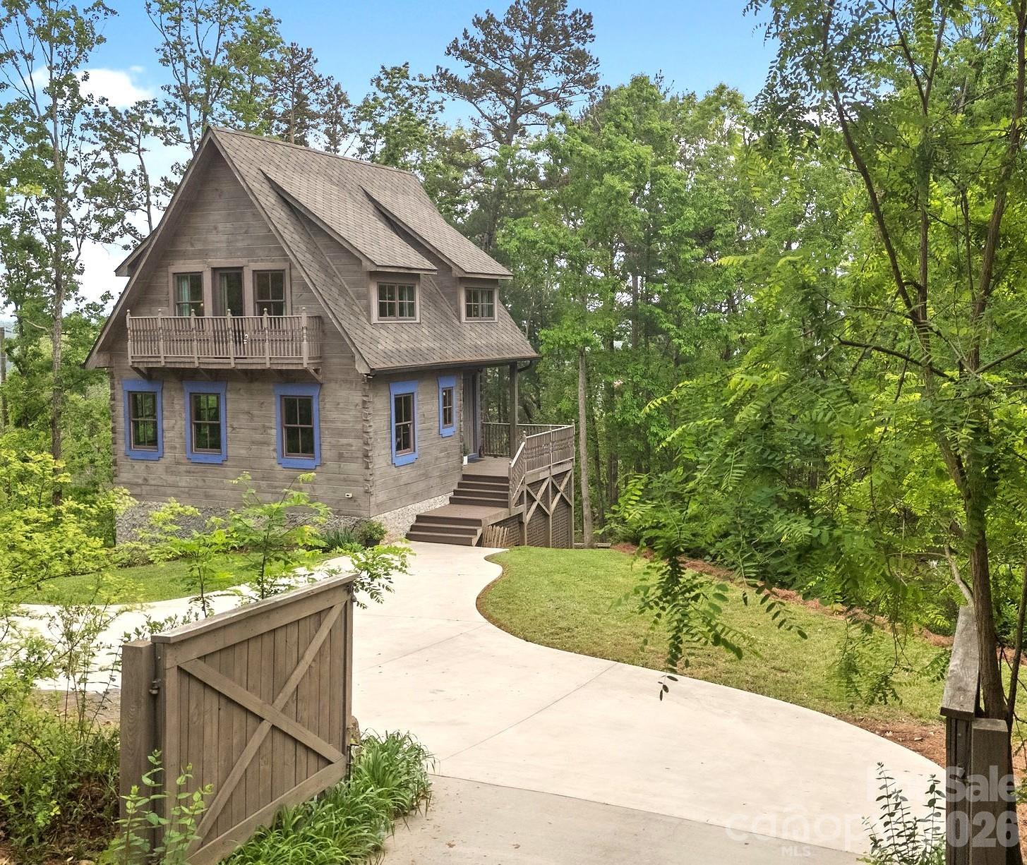 106 McCauley Drive — Asheville