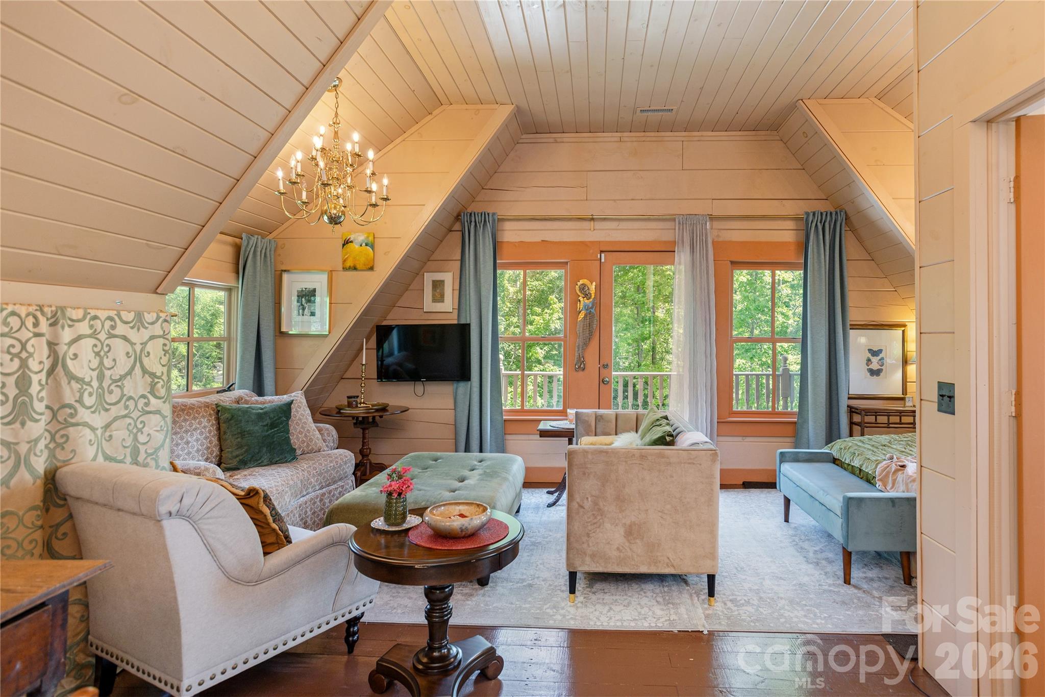 106 McCauley Drive — Asheville