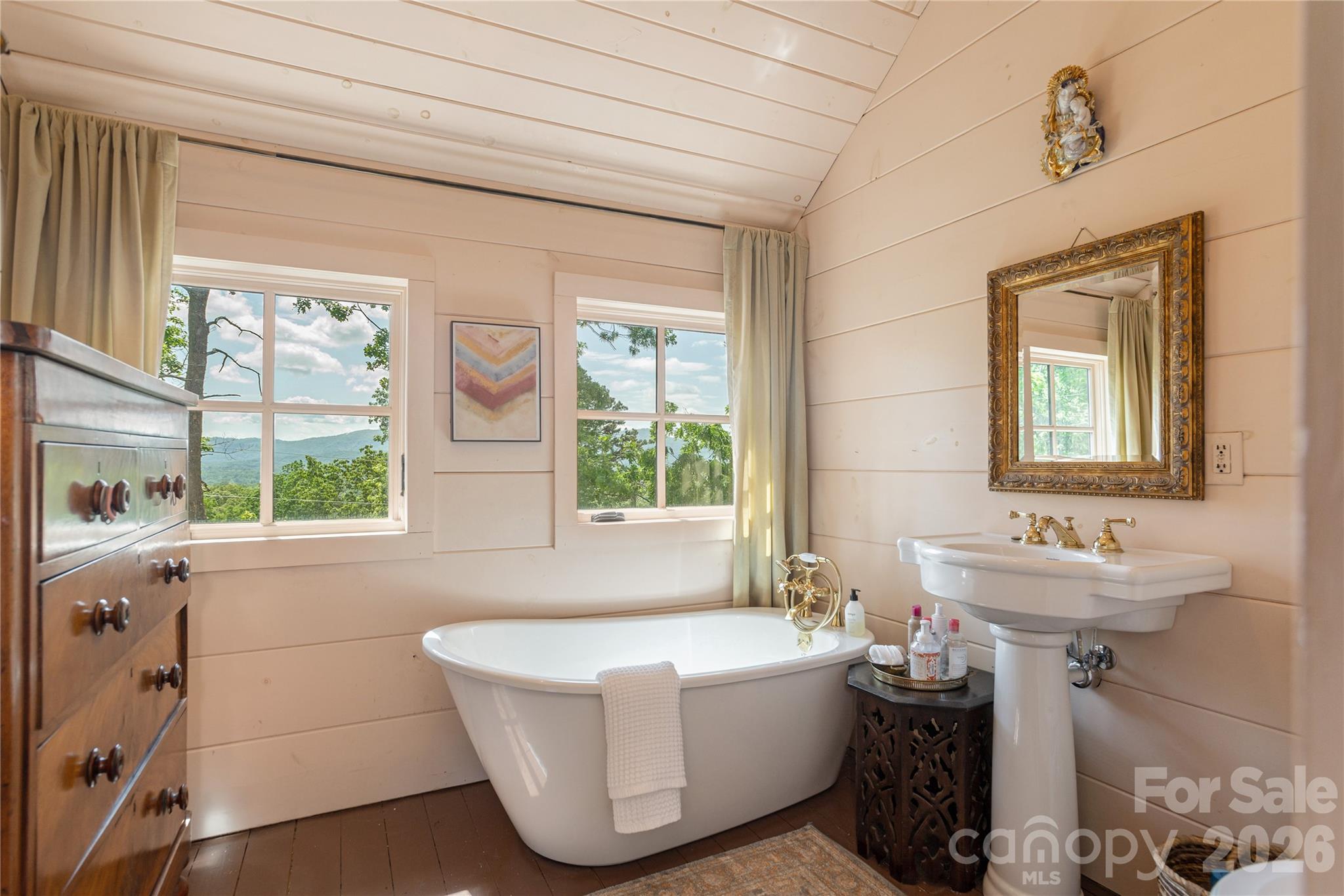 106 McCauley Drive — Asheville