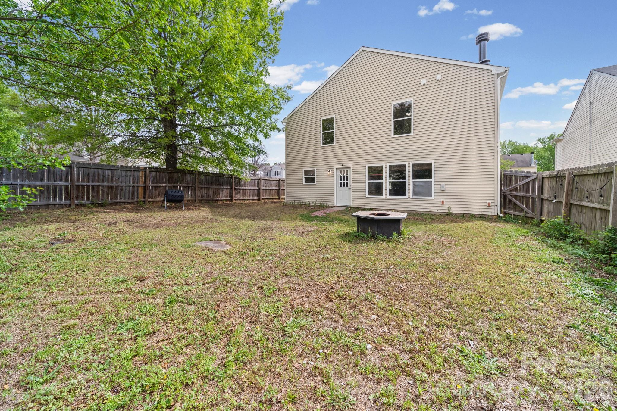 2902 Royal Fern Lane — Charlotte