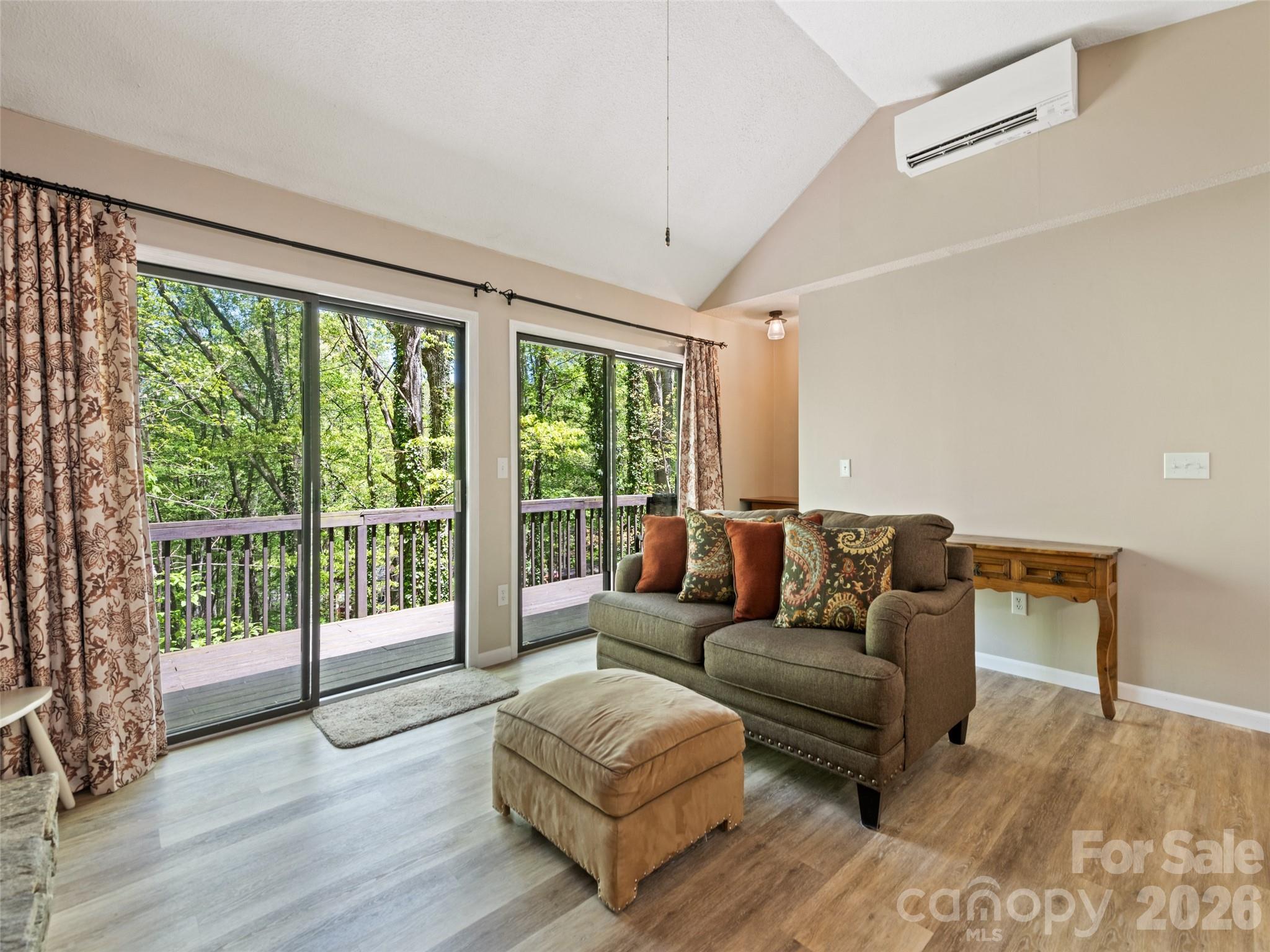 662 Locust Drive — Maggie Valley