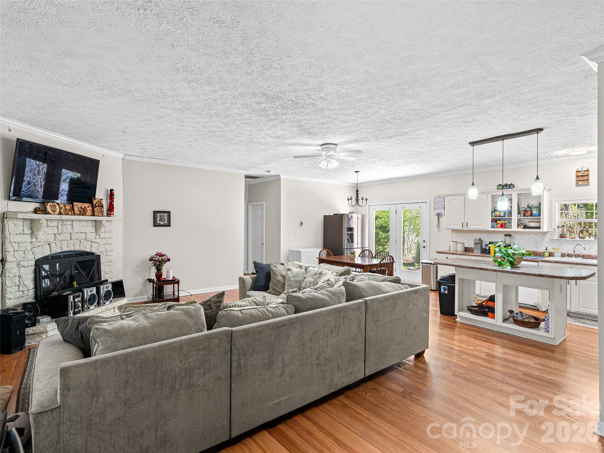 8 Jackson Cove Road — Leicester