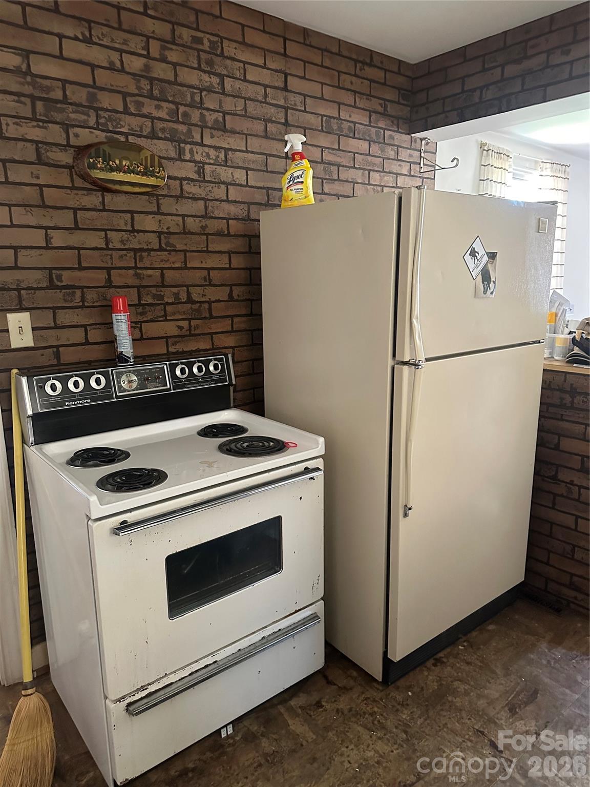 2760 19th Avenue NE — Hickory
