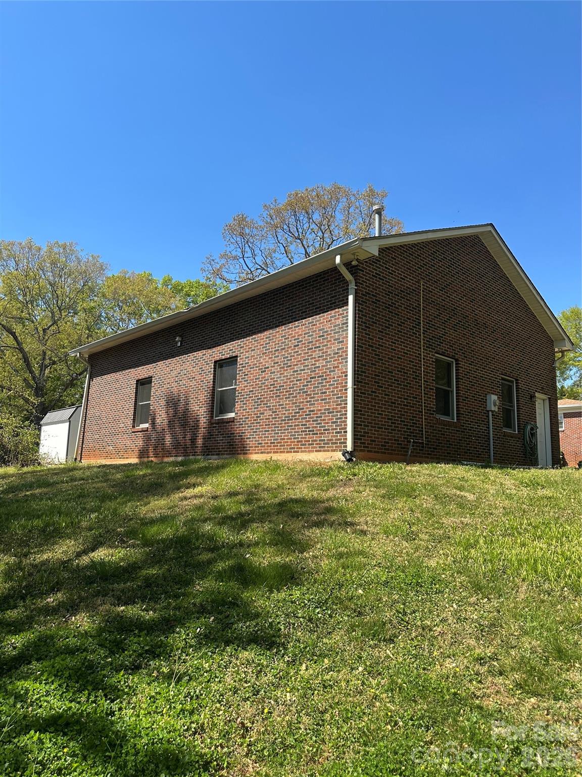 2760 19th Avenue NE — Hickory