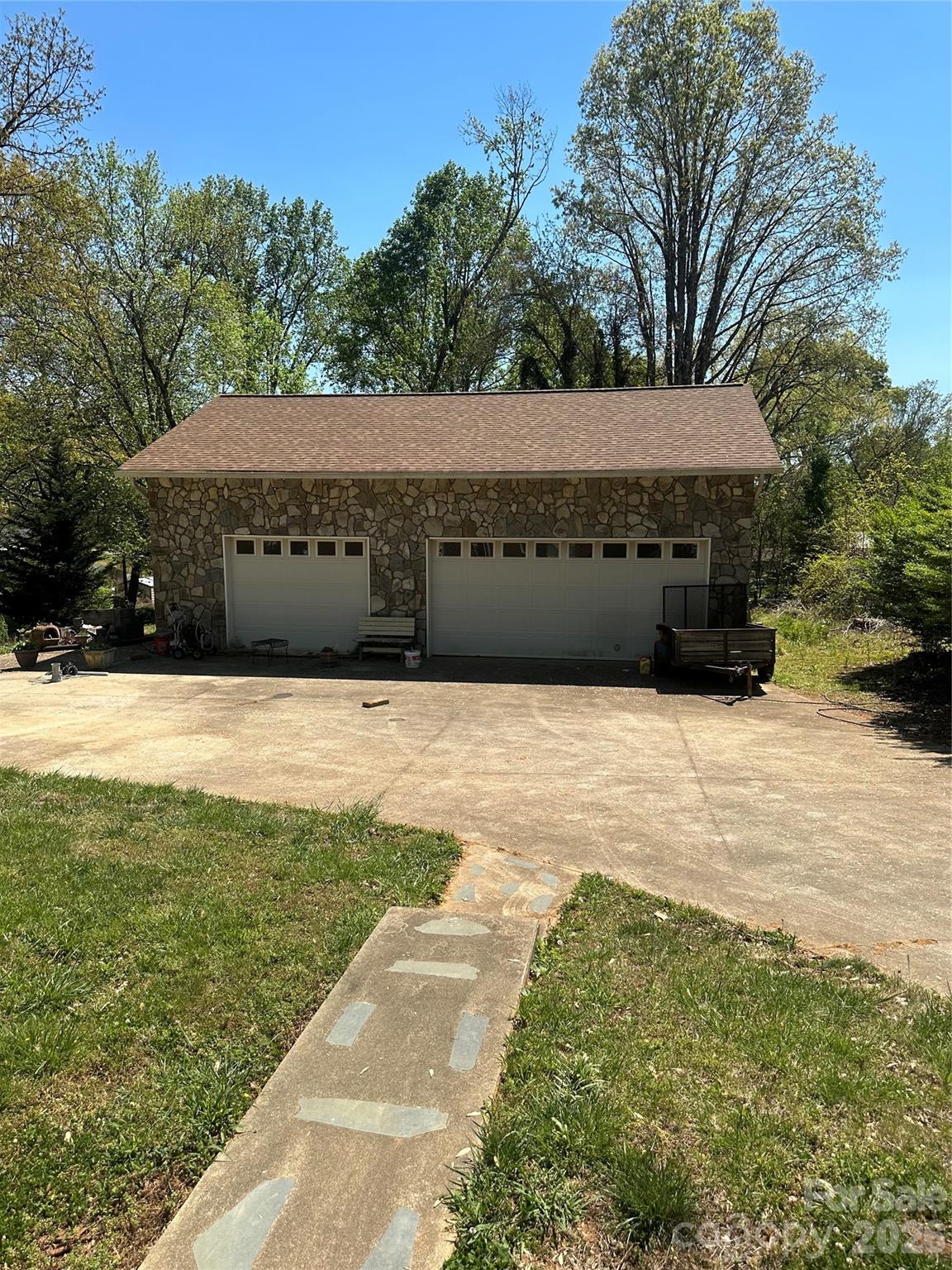 2760 19th Avenue NE — Hickory