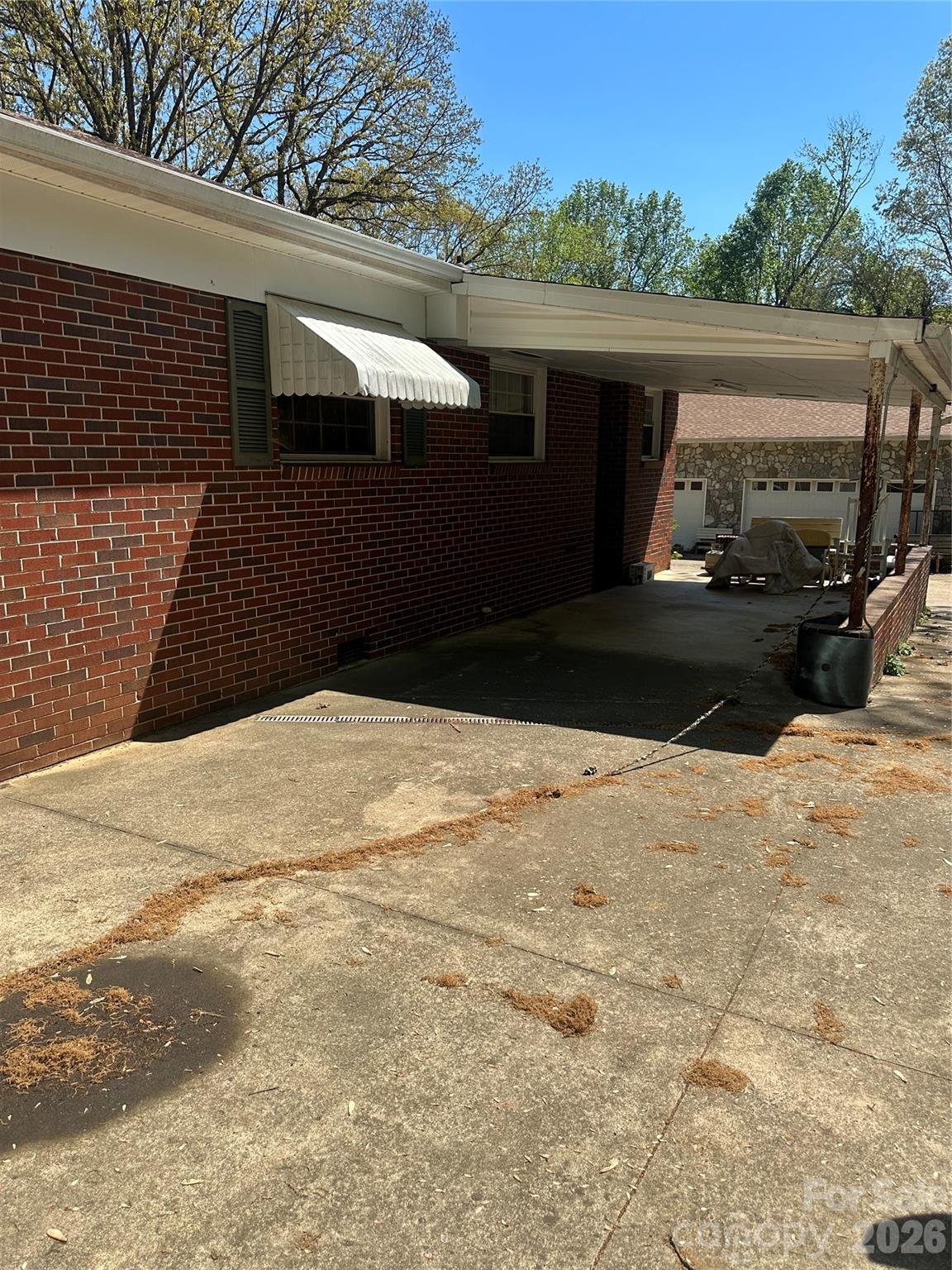 2760 19th Avenue NE — Hickory