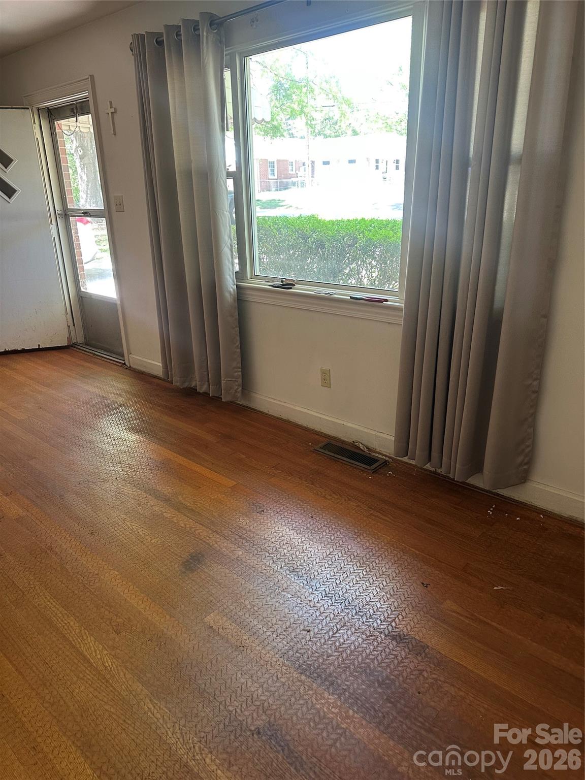 2760 19th Avenue NE — Hickory