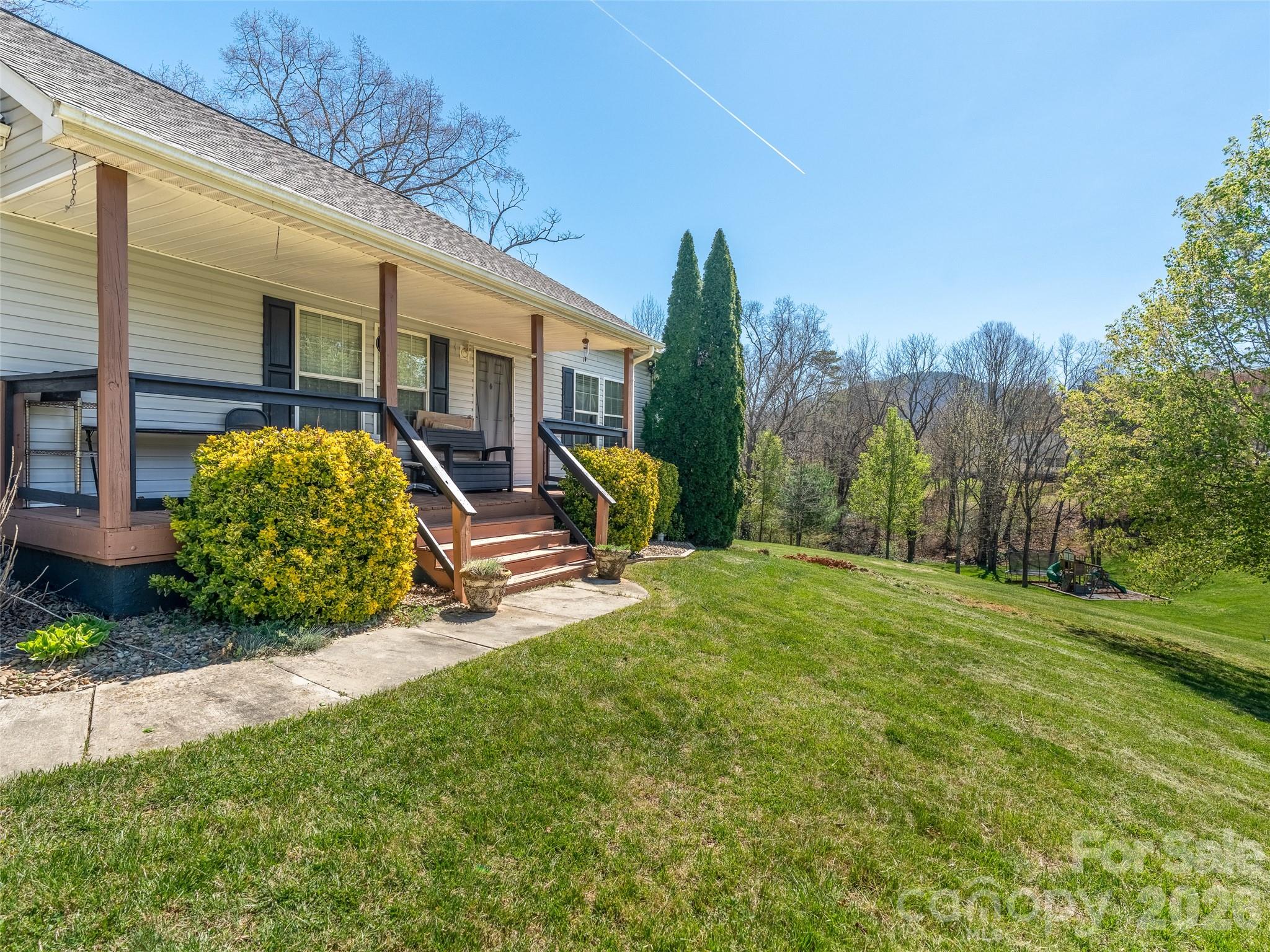 12 Jackson Cove Road — Leicester