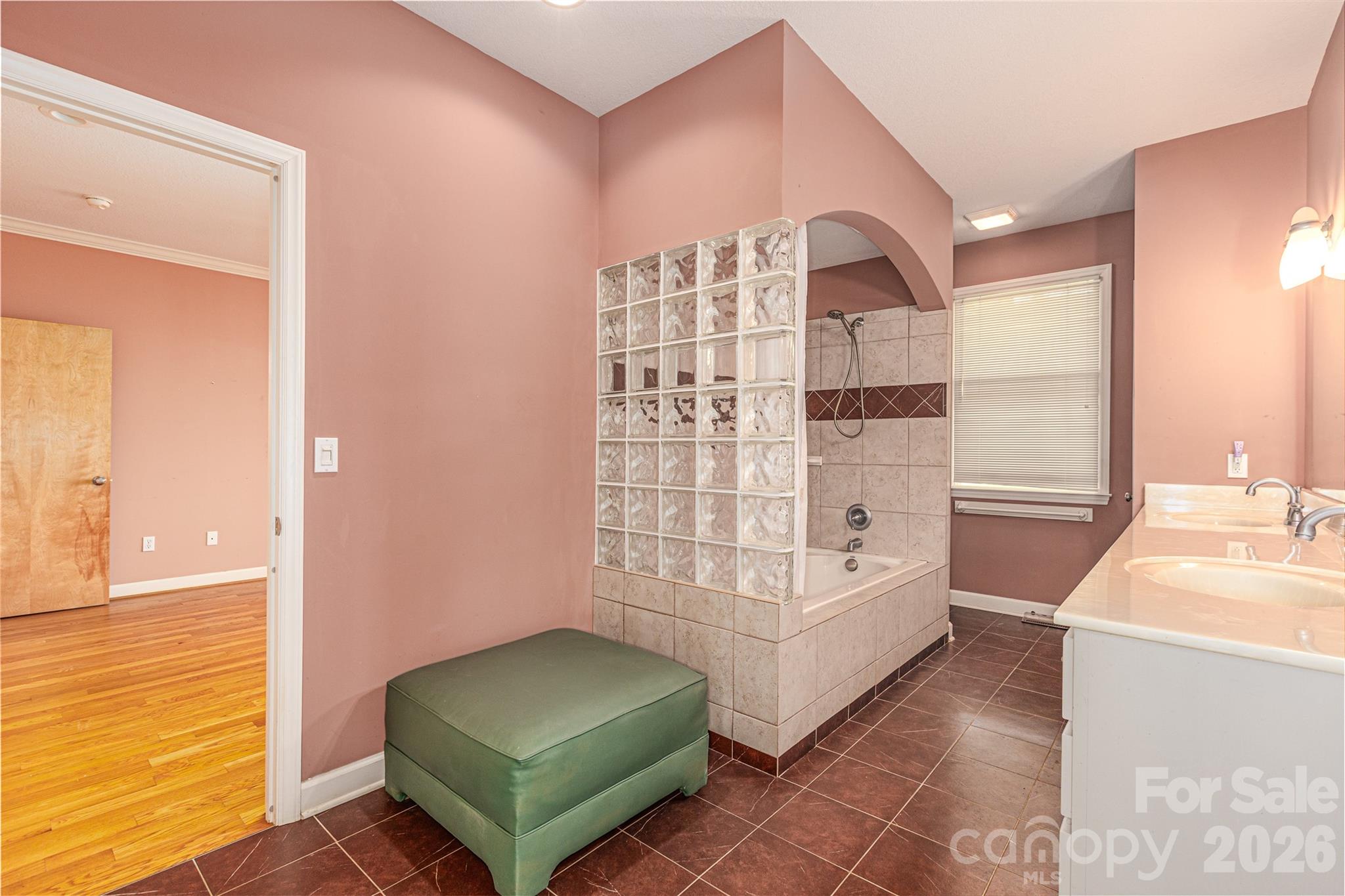 27 Magnolia Drive — Nebo
