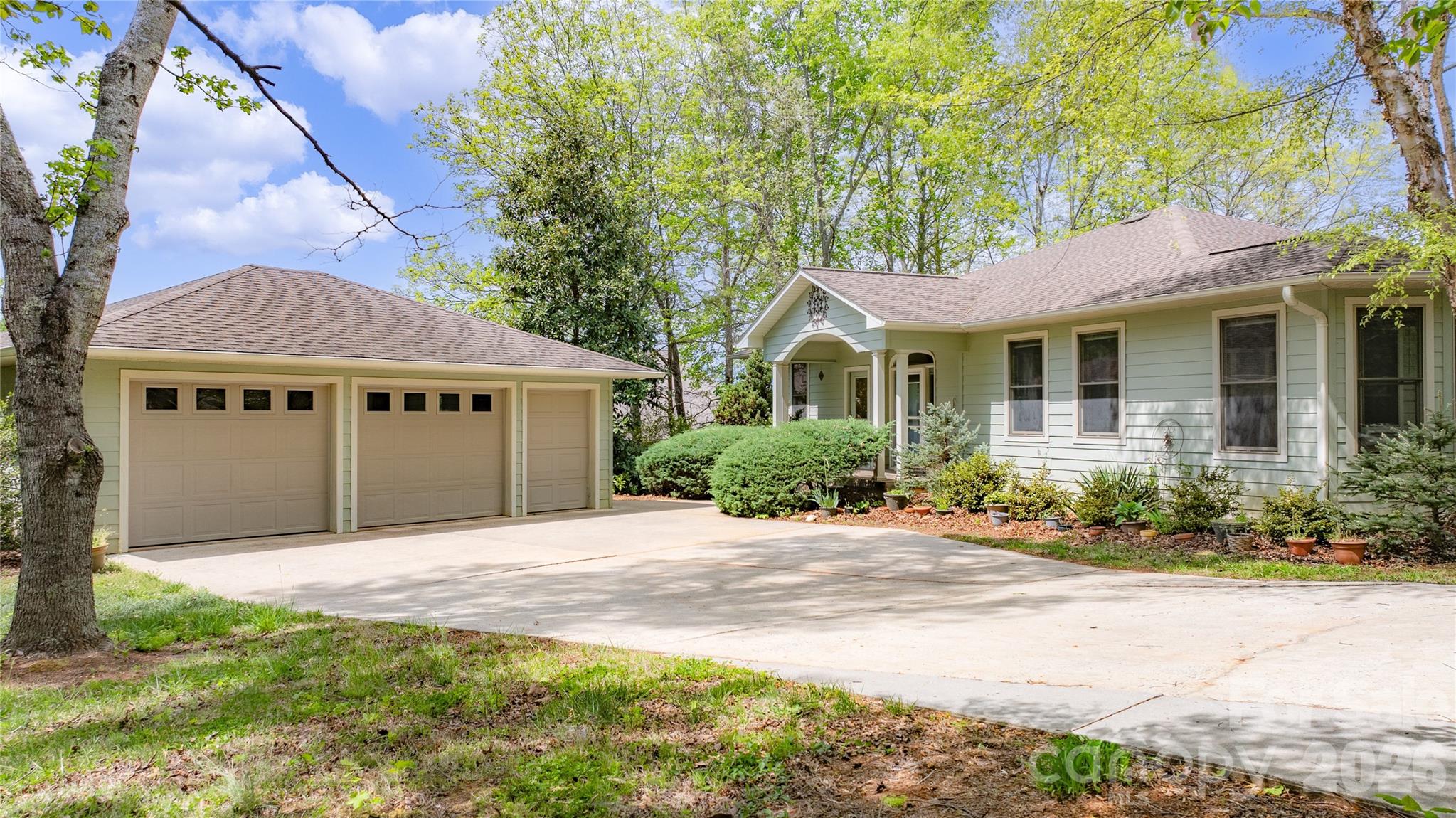 27 Magnolia Drive — Nebo