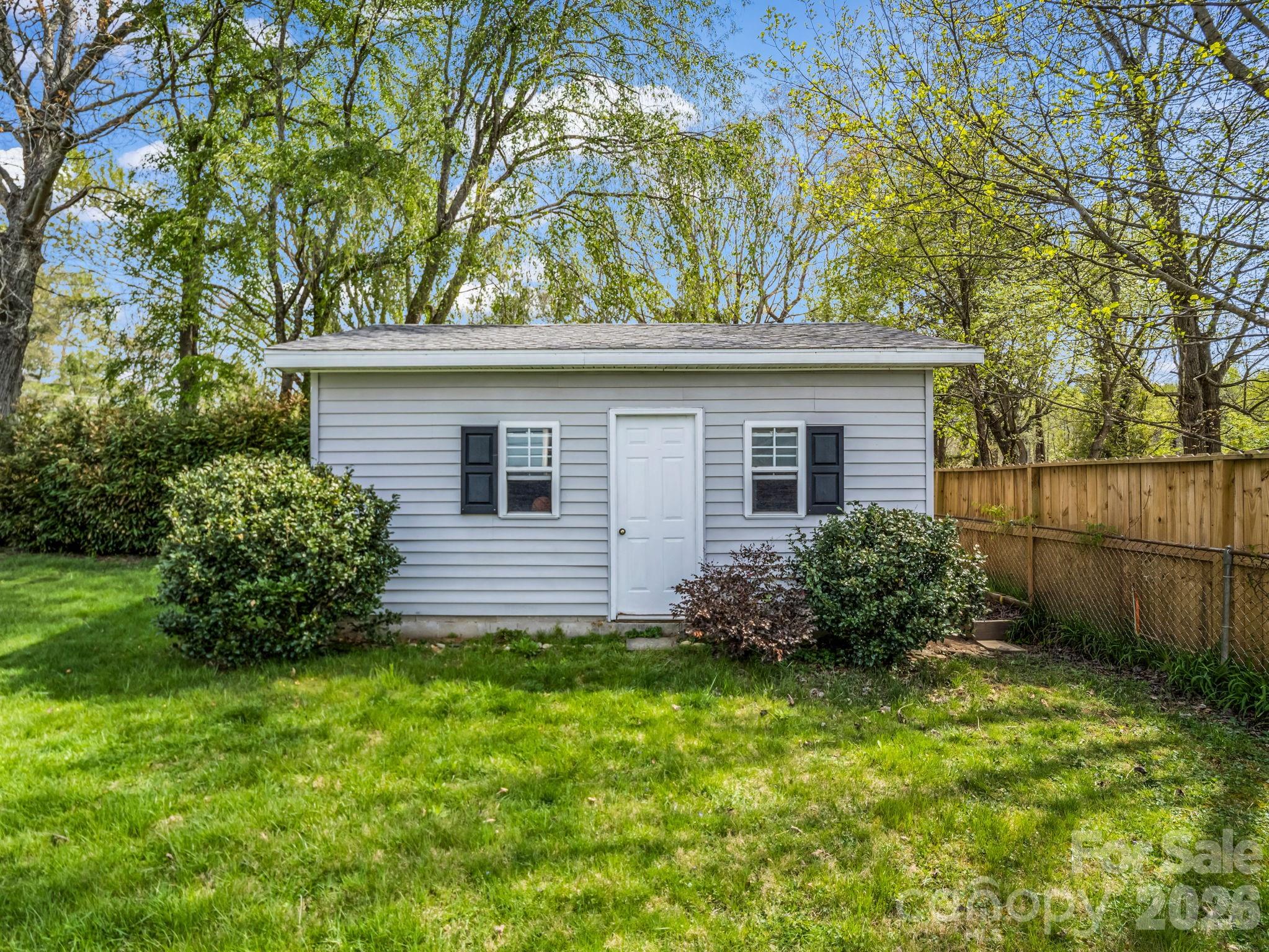 212 Vance Avenue — Black Mountain