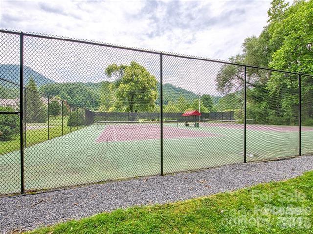 106 Sage Court — Maggie Valley