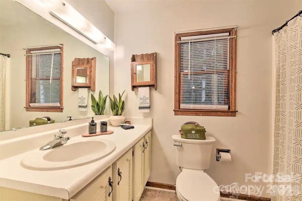 106 Sage Court — Maggie Valley