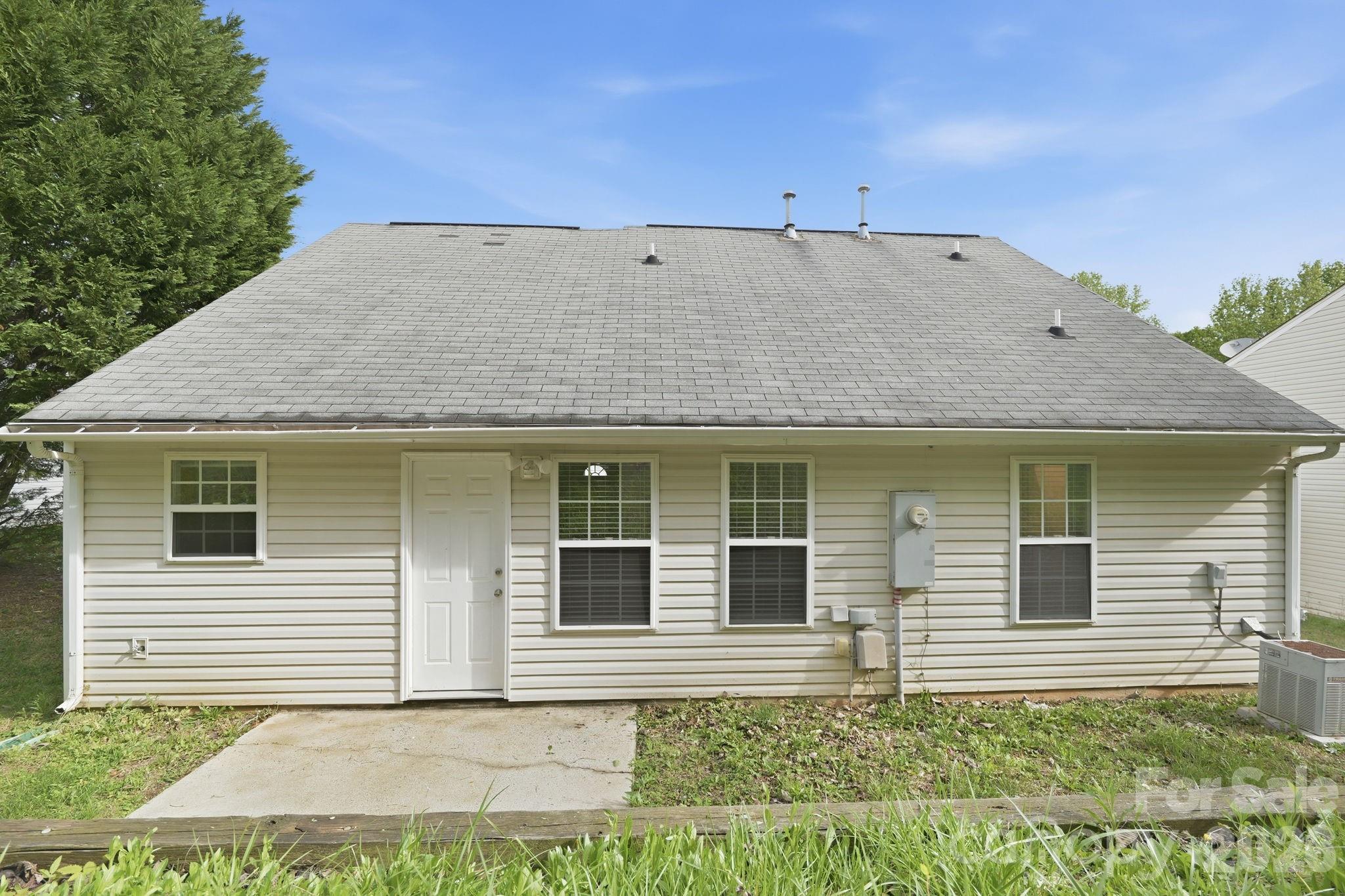 11026 Olde English Drive — Charlotte